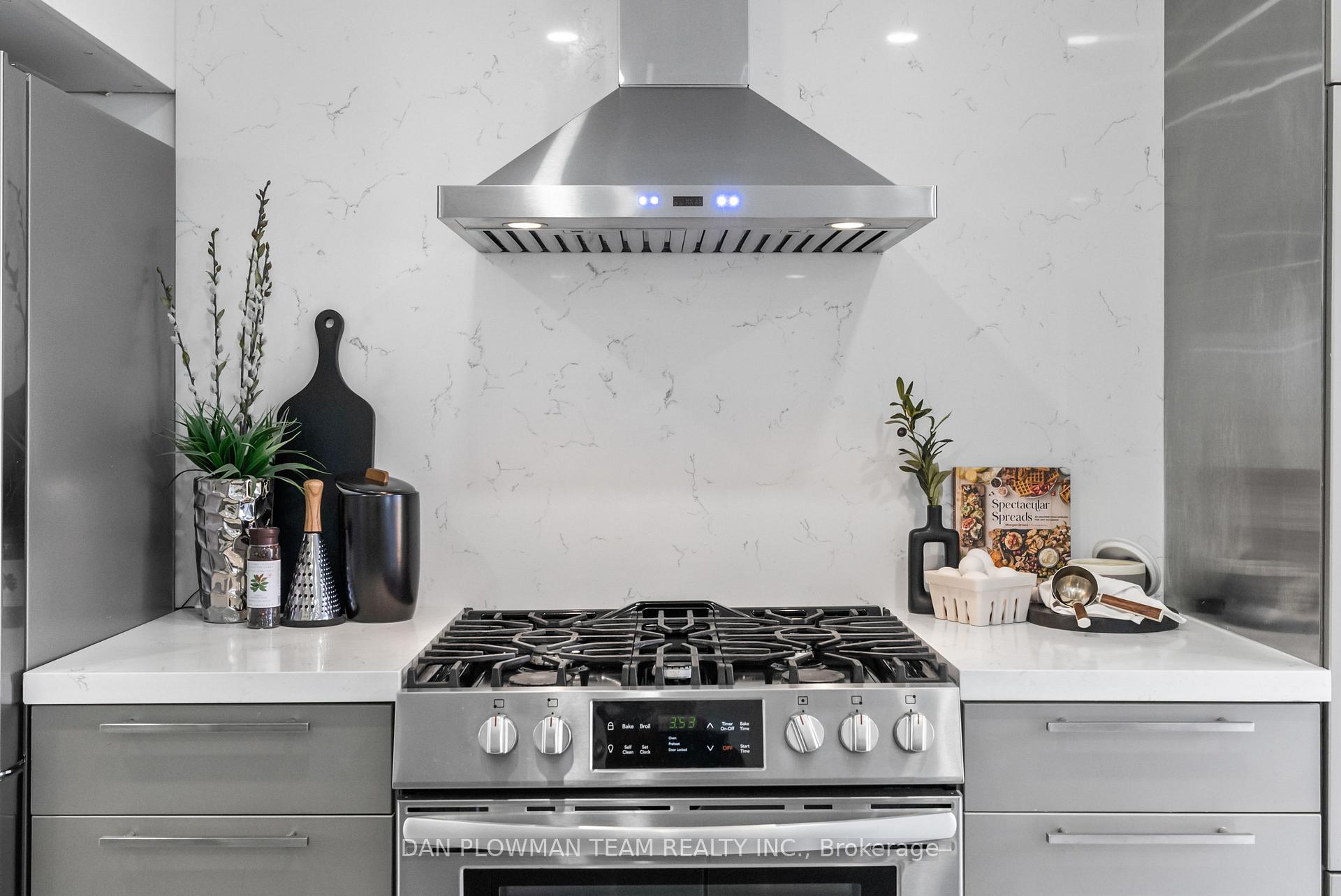 Photo 6 of 683 Foxwood Trail, Pickering, Amberlea — HOMEH