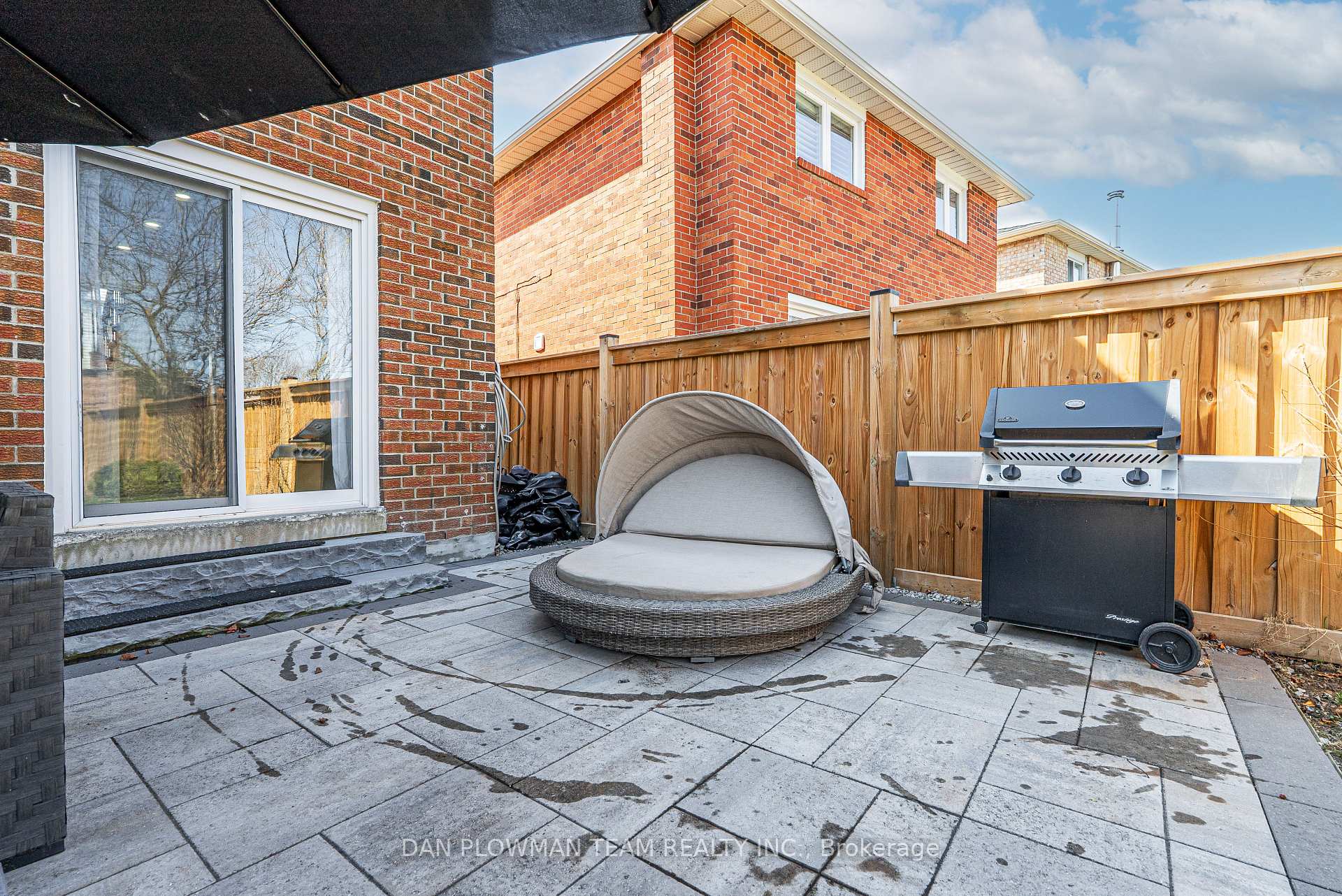 Photo 33 of 683 Foxwood Trail, Pickering, Amberlea — HOMEH