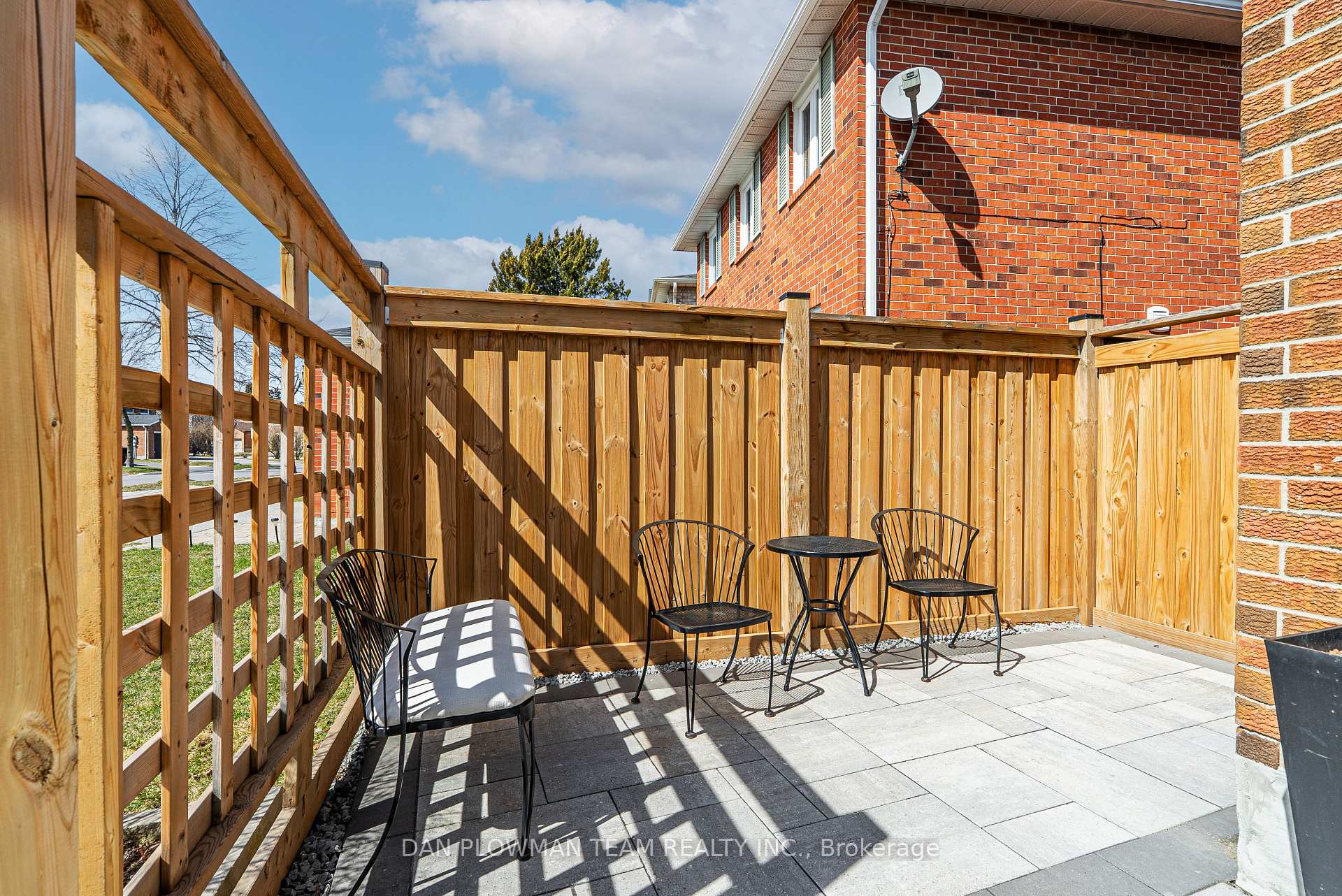 Photo 38 of 683 Foxwood Trail, Pickering, Amberlea — HOMEH