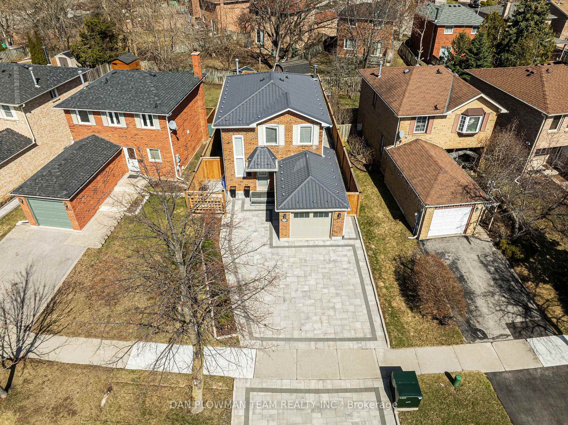 Photo 40 of 683 Foxwood Trail, Pickering, Amberlea — HOMEH