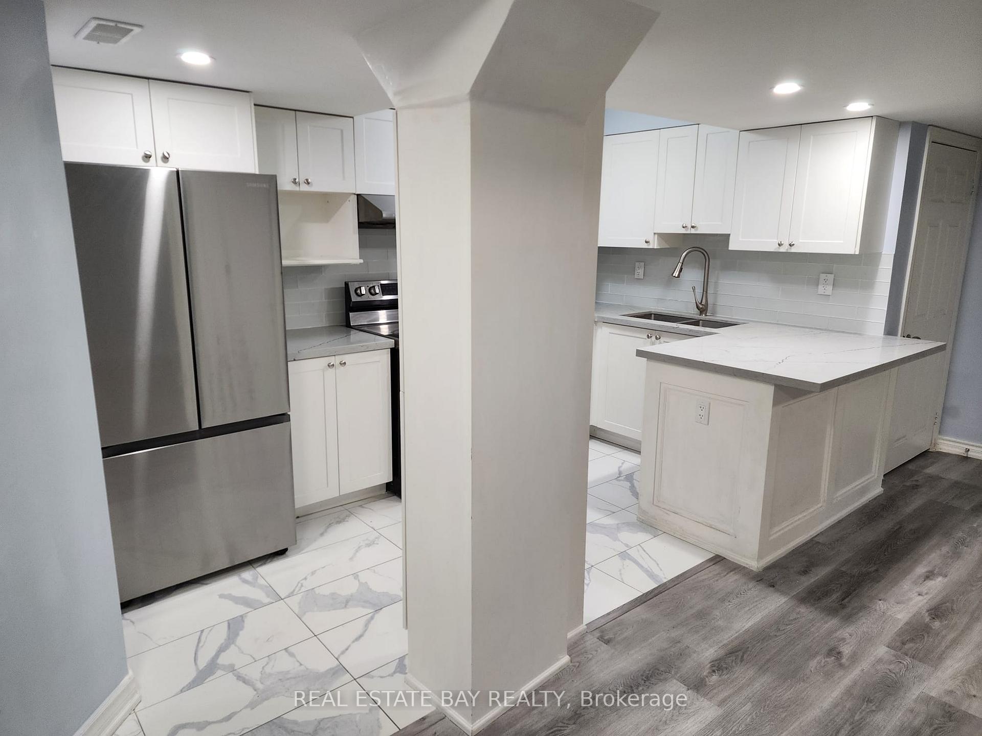 Photo 3 of 6 Elderslie Crescent, Vaughan, Kleinburg — HOMEH