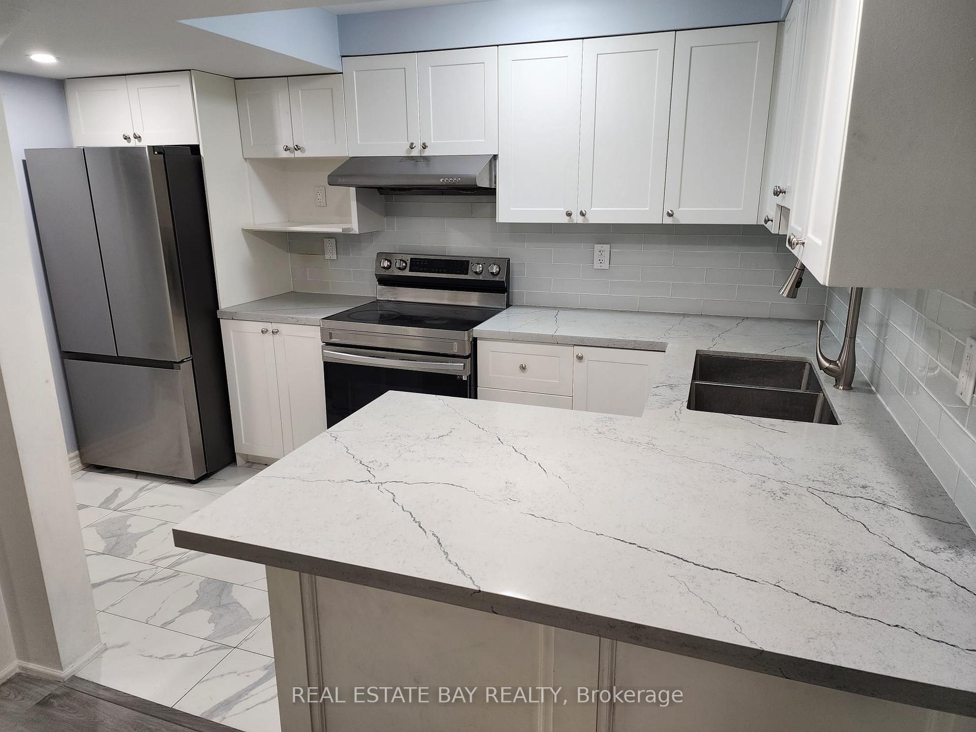 Photo 4 of 6 Elderslie Crescent, Vaughan, Kleinburg — HOMEH
