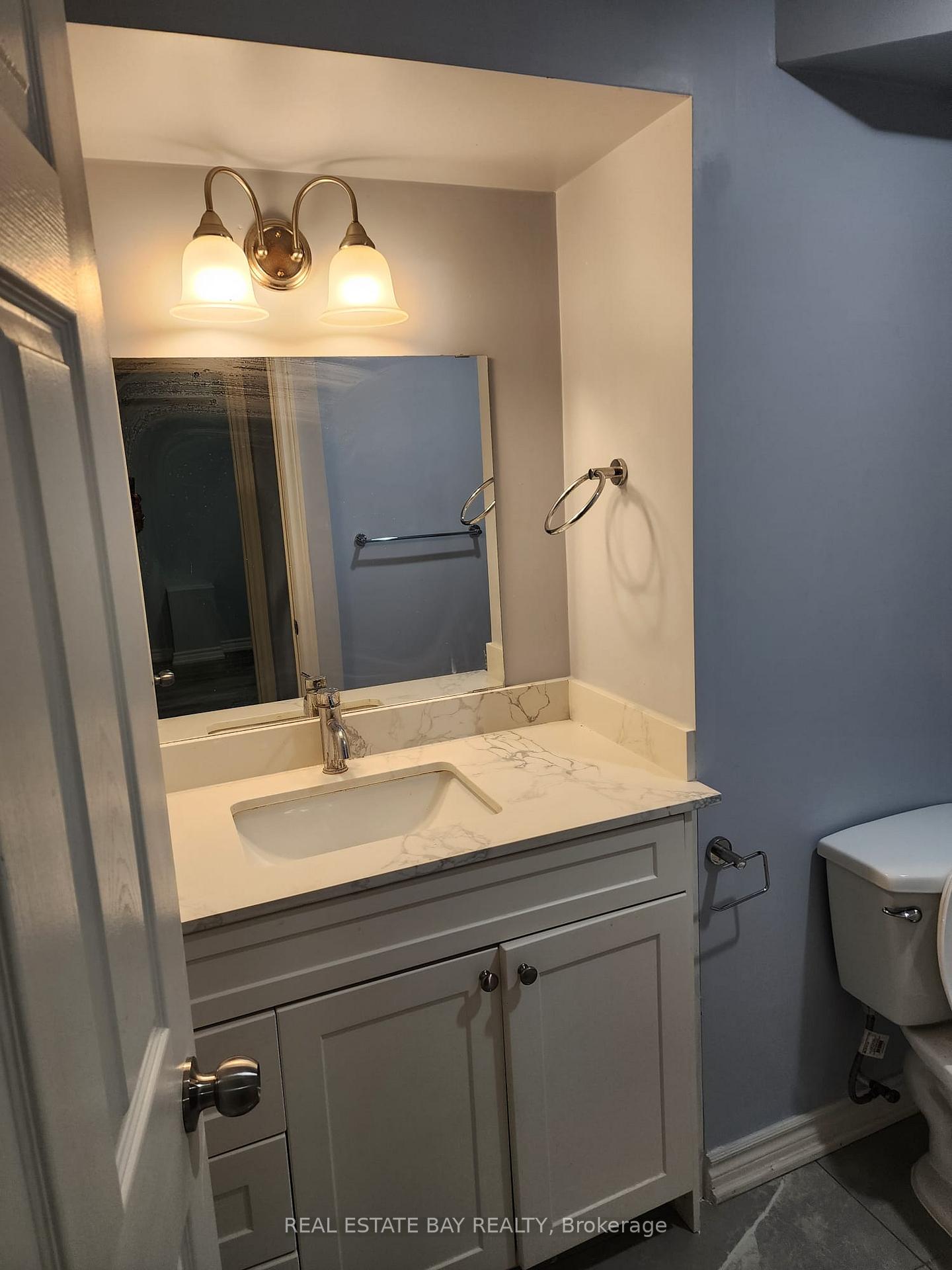 Photo 10 of 6 Elderslie Crescent, Vaughan, Kleinburg — HOMEH