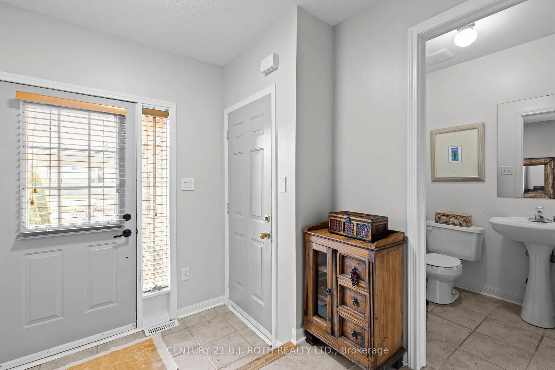 Photo 4 of 359 Ferndale Drive S, Barrie, Ardagh — HOMEH