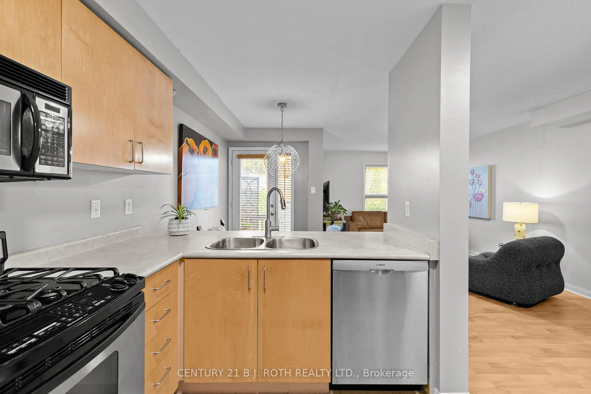 Photo 9 of 359 Ferndale Drive S, Barrie, Ardagh — HOMEH