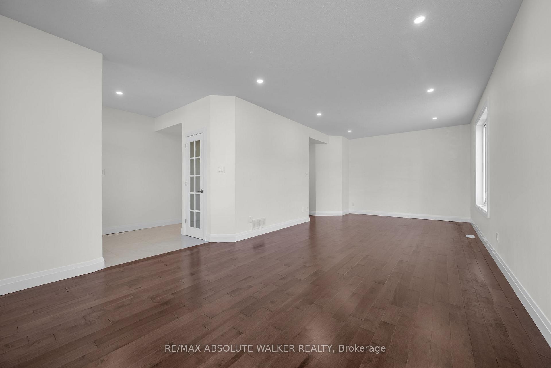 Photo 6 of 424 Nittany Crescent, Ottawa, Barrhaven - Strandherd — HOMEH