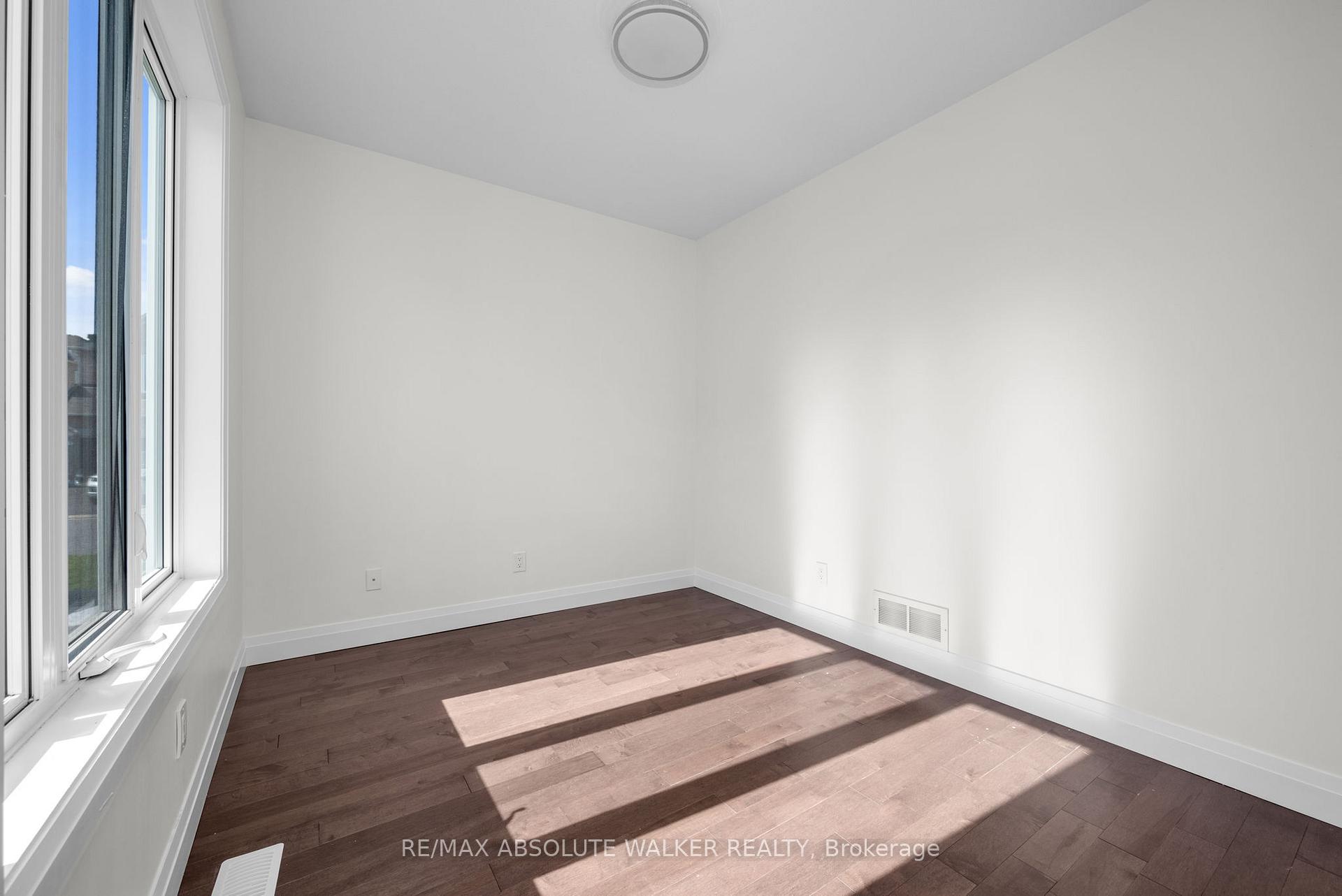Photo 10 of 424 Nittany Crescent, Ottawa, Barrhaven - Strandherd — HOMEH