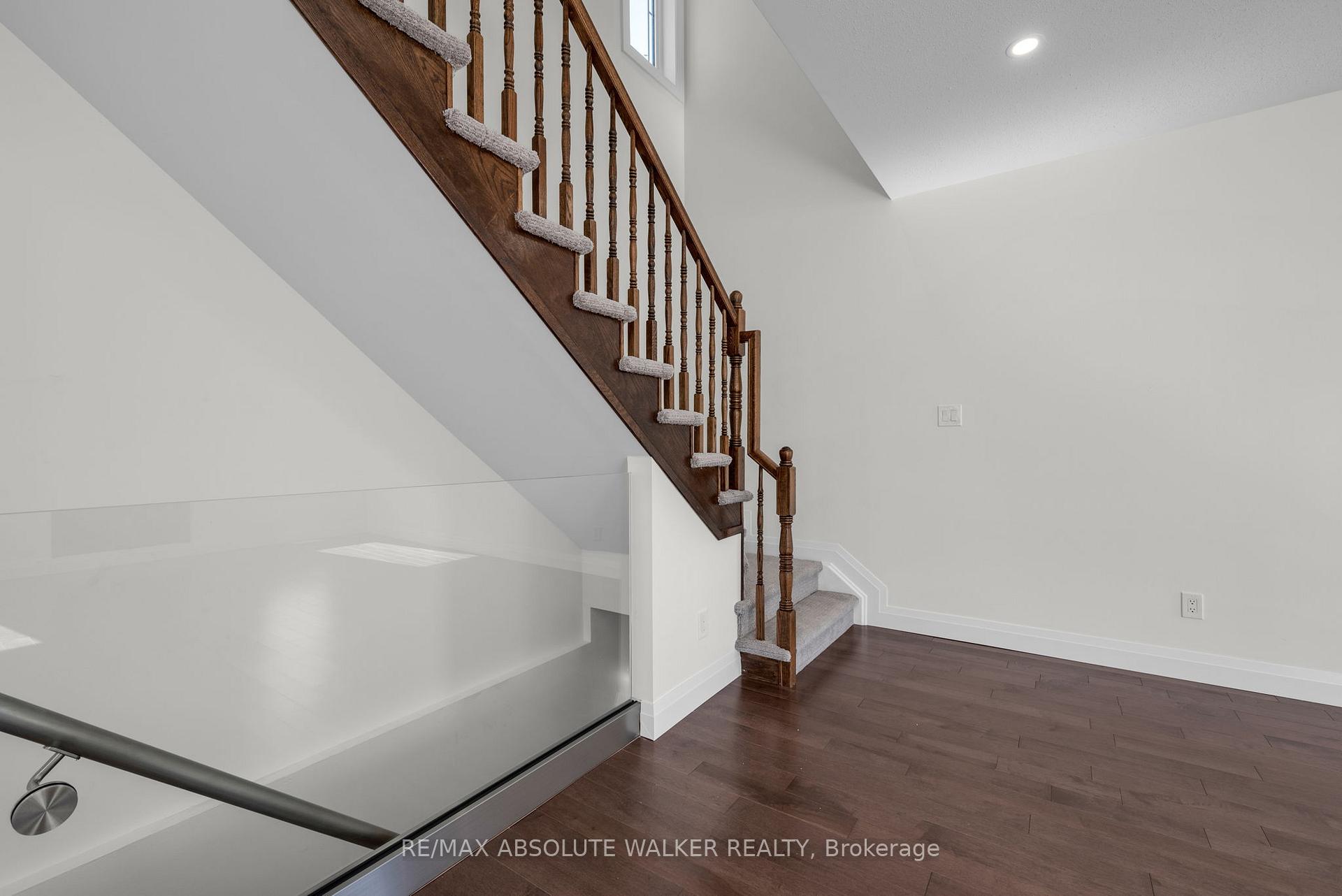 Photo 16 of 424 Nittany Crescent, Ottawa, Barrhaven - Strandherd — HOMEH