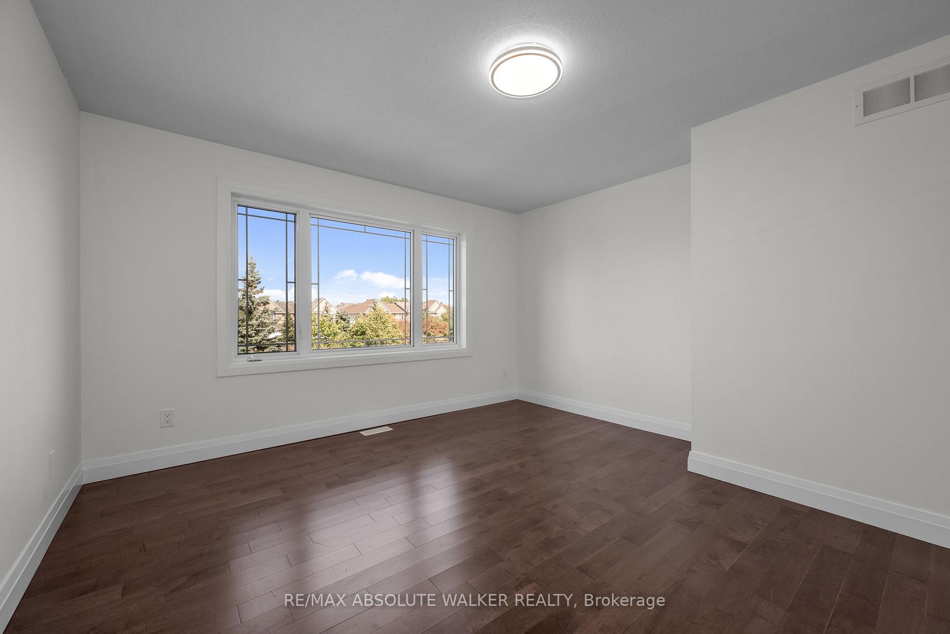 Photo 29 of 424 Nittany Crescent, Ottawa, Barrhaven - Strandherd — HOMEH