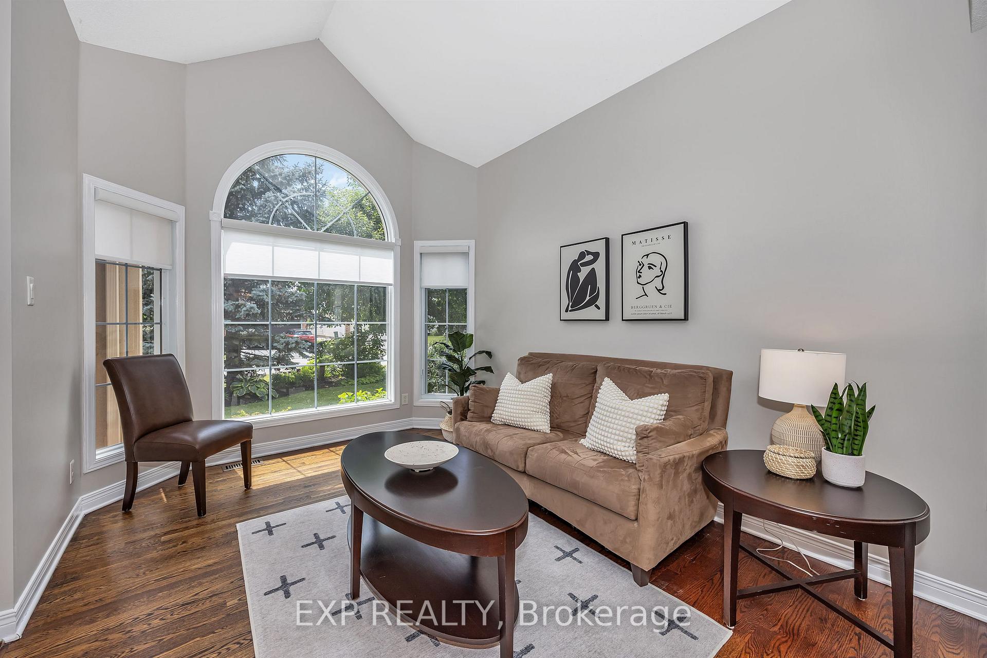 Photo 4 of 3722 Mountain Meadows Crescent N, Ottawa, Riverside South/Gloucester Glen — HOMEH