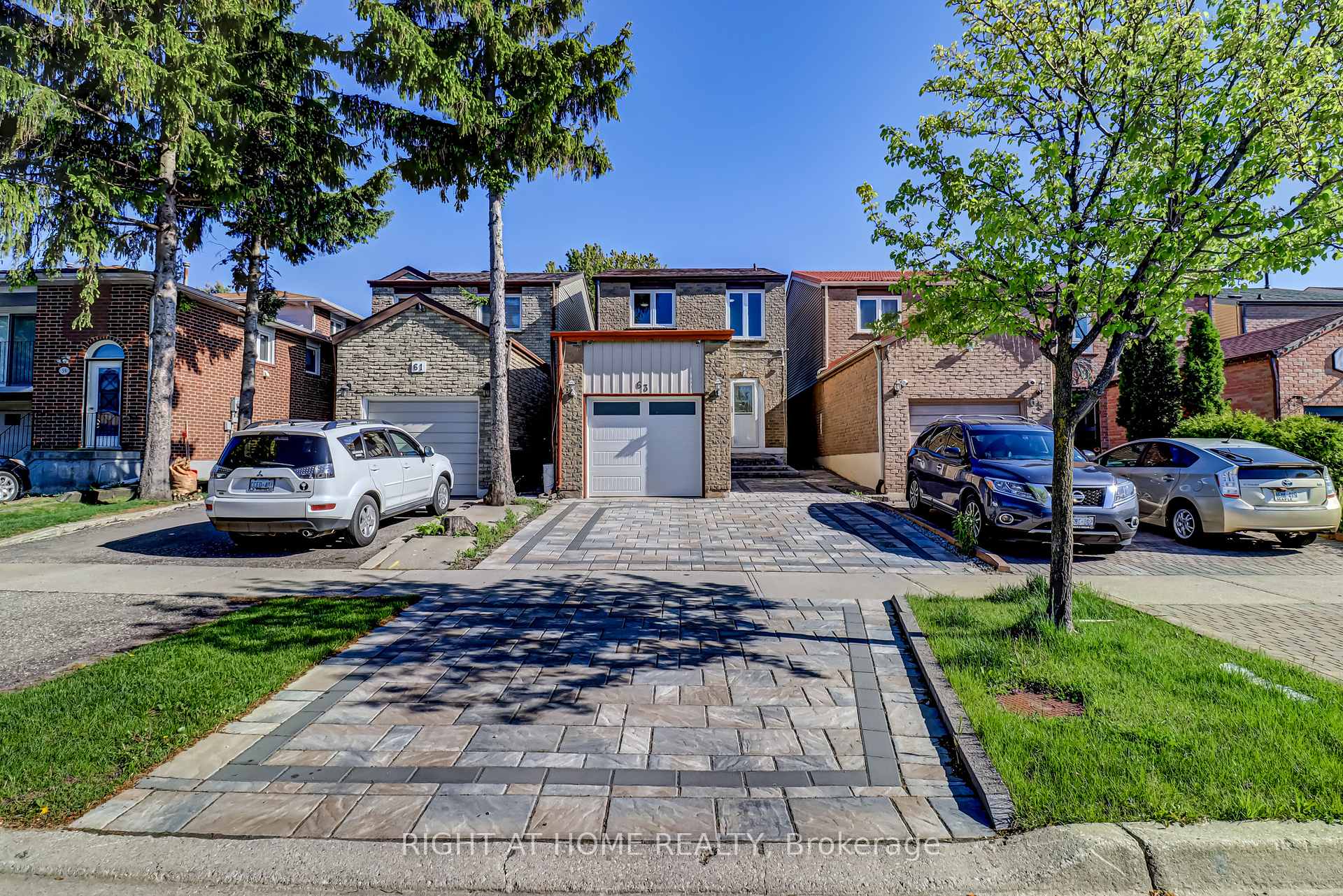Photo 4 of 63 Cog Hill Drive, Vaughan, Glen Shields — HOMEH