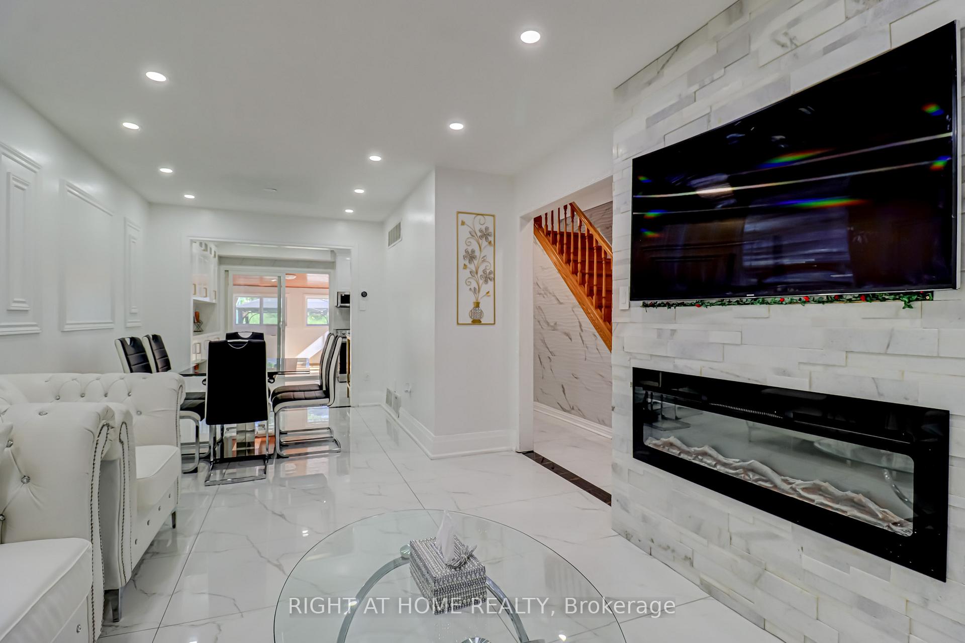Photo 6 of 63 Cog Hill Drive, Vaughan, Glen Shields — HOMEH