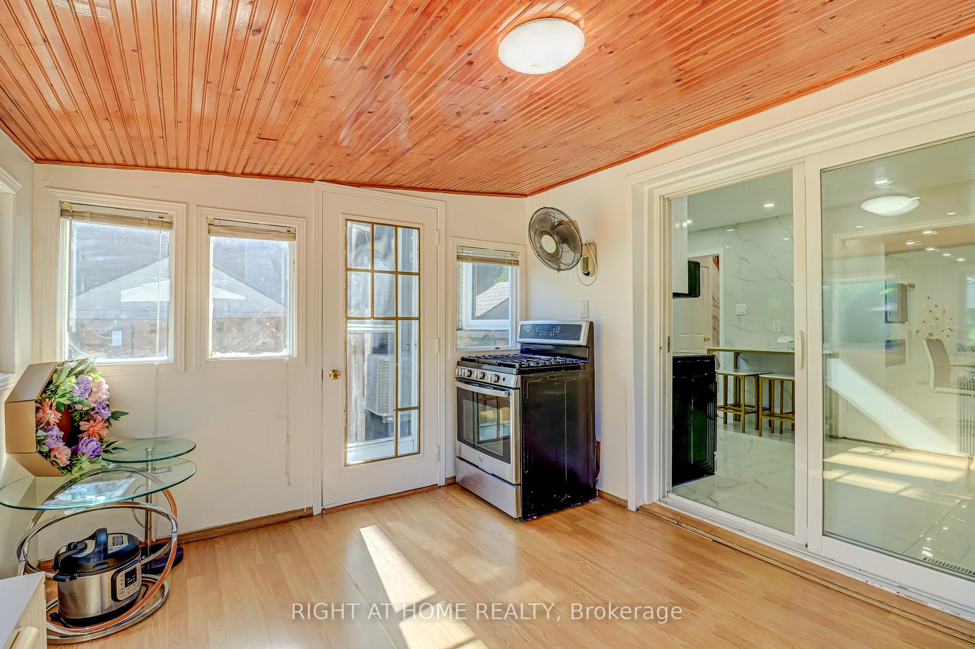 Photo 15 of 63 Cog Hill Drive, Vaughan, Glen Shields — HOMEH