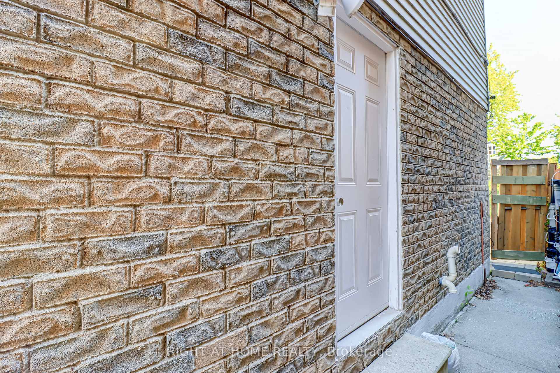 Photo 26 of 63 Cog Hill Drive, Vaughan, Glen Shields — HOMEH