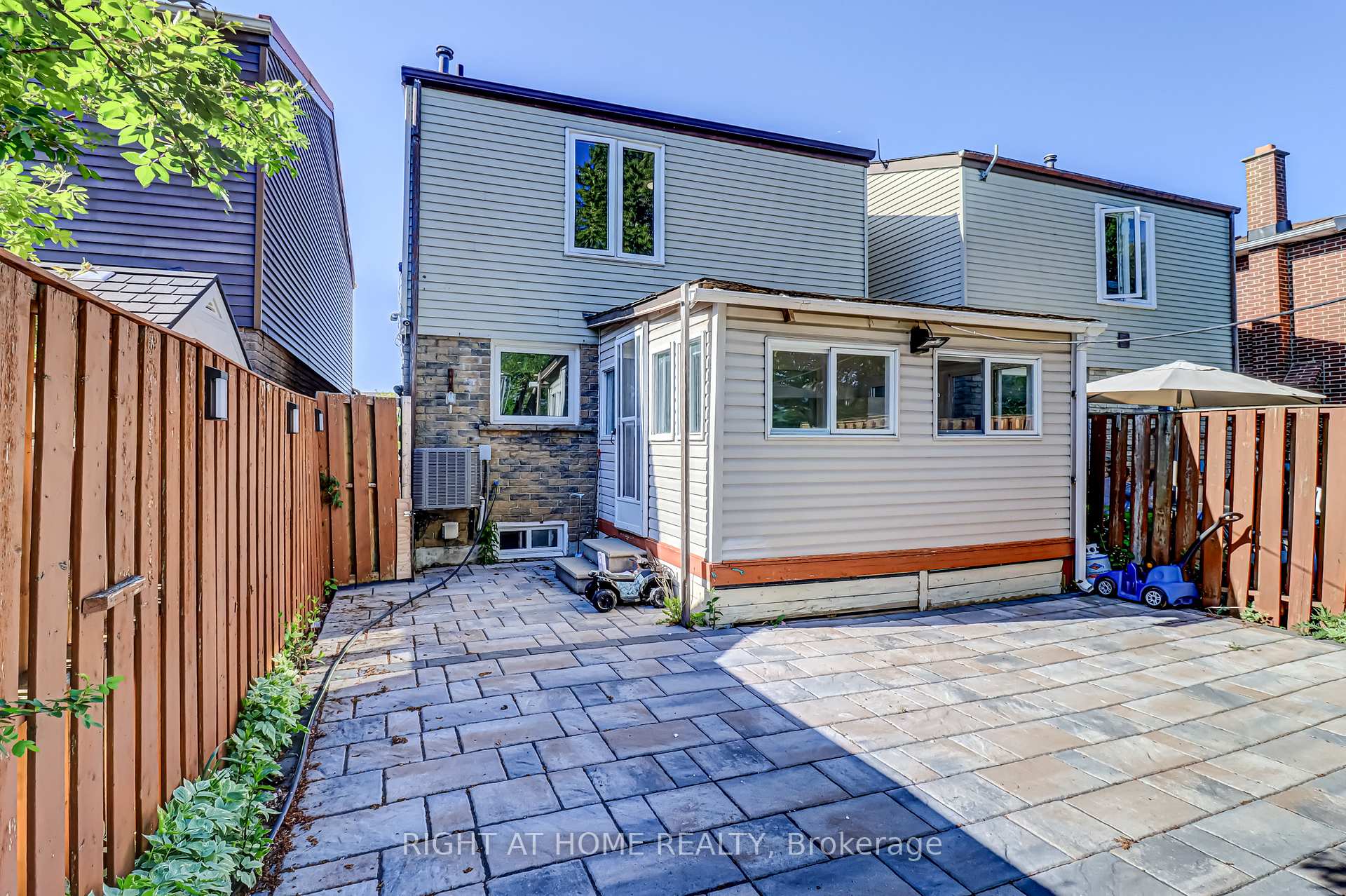 Photo 28 of 63 Cog Hill Drive, Vaughan, Glen Shields — HOMEH