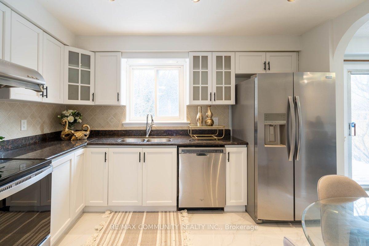 Photo 9 of 1736 Shadybrook Drive, Pickering, Amberlea — HOMEH