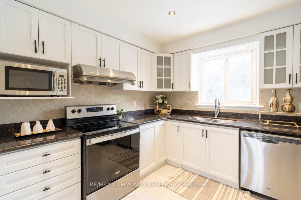 Photo 10 of 1736 Shadybrook Drive, Pickering, Amberlea — HOMEH
