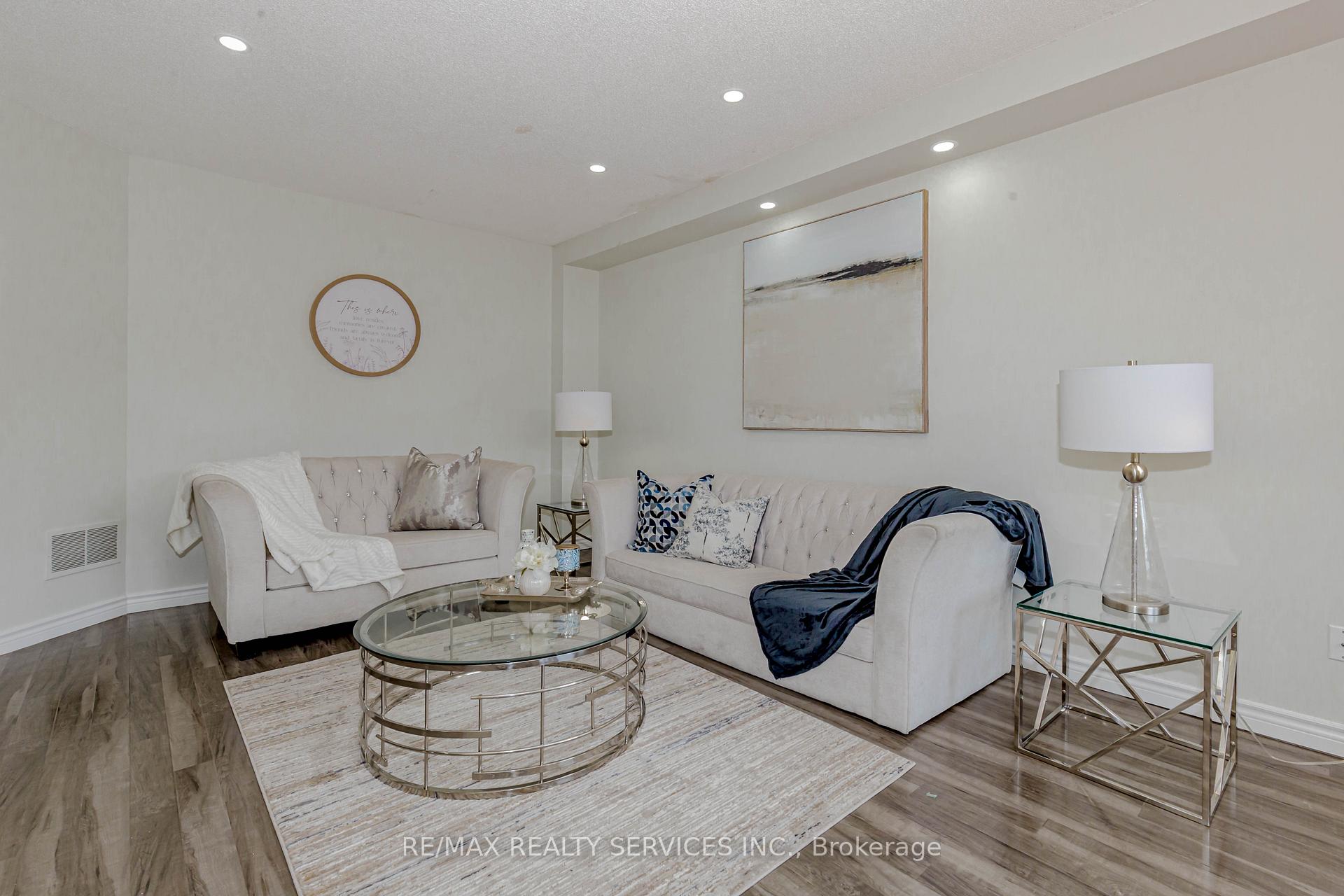 Photo 5 of 1752 Broadoak Crescent, Pickering, Amberlea — HOMEH