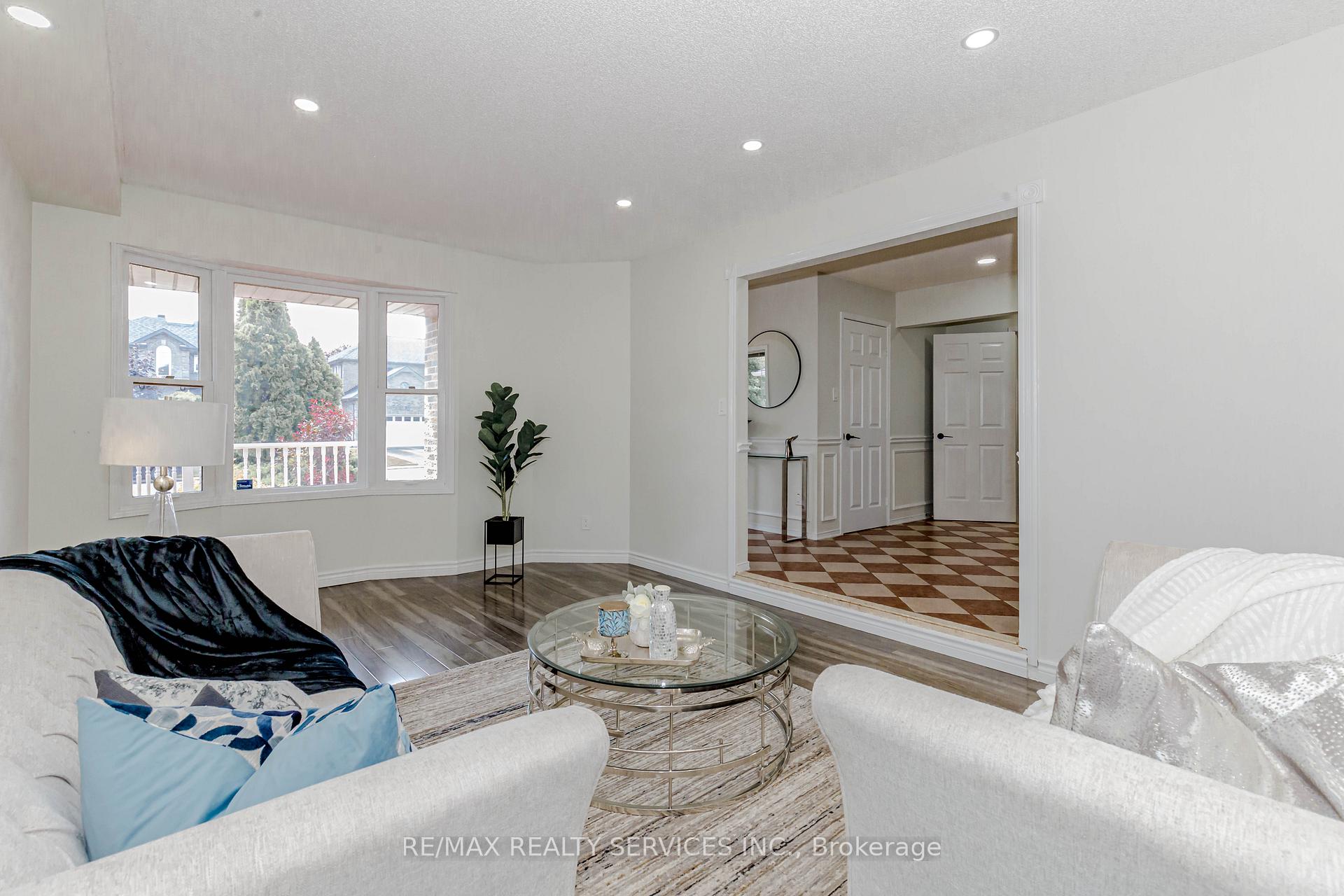 Photo 6 of 1752 Broadoak Crescent, Pickering, Amberlea — HOMEH