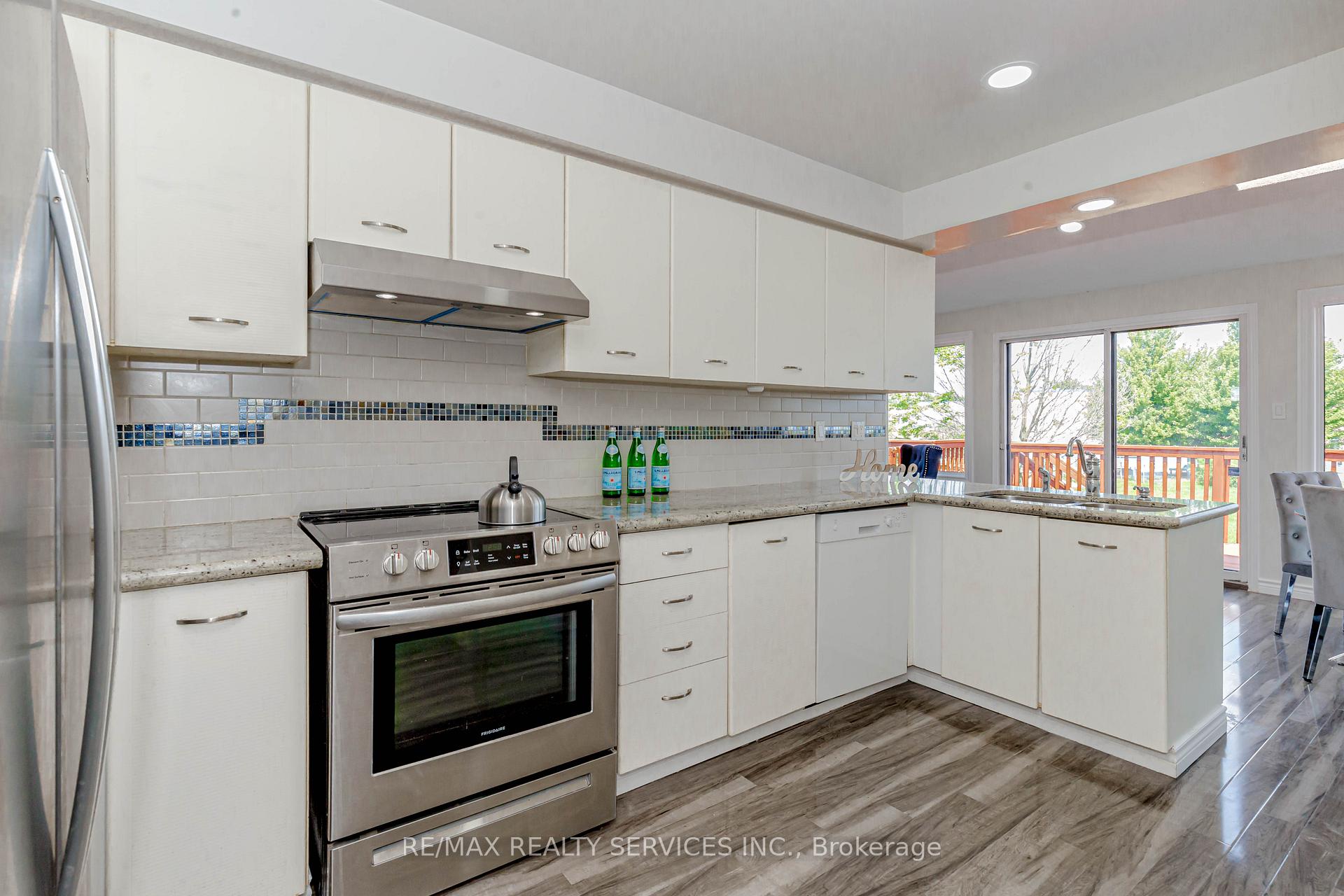 Photo 10 of 1752 Broadoak Crescent, Pickering, Amberlea — HOMEH