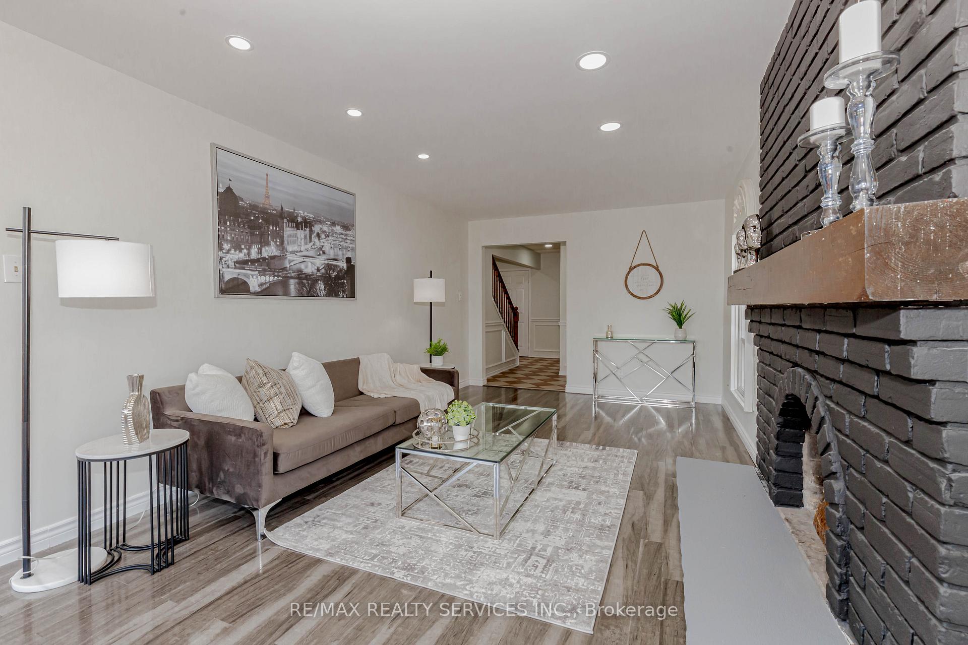Photo 16 of 1752 Broadoak Crescent, Pickering, Amberlea — HOMEH
