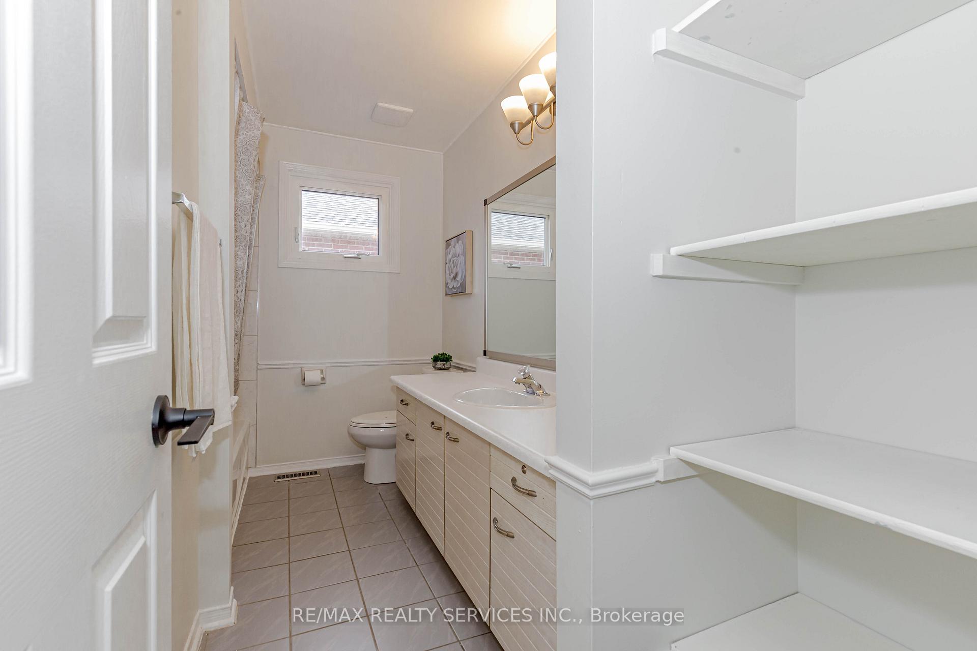 Photo 33 of 1752 Broadoak Crescent, Pickering, Amberlea — HOMEH