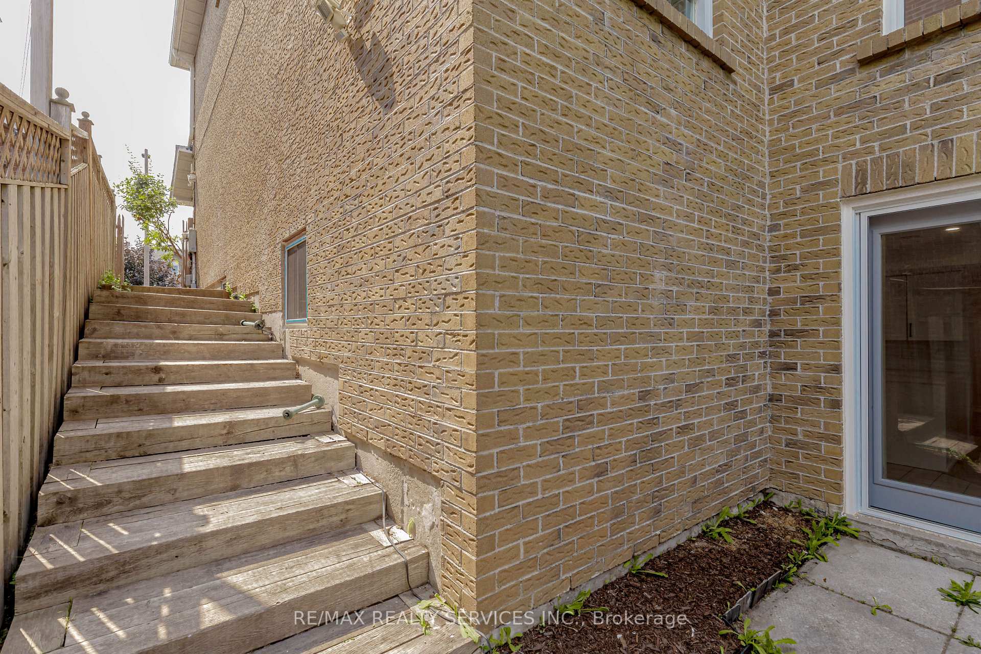 Photo 48 of 1752 Broadoak Crescent, Pickering, Amberlea — HOMEH