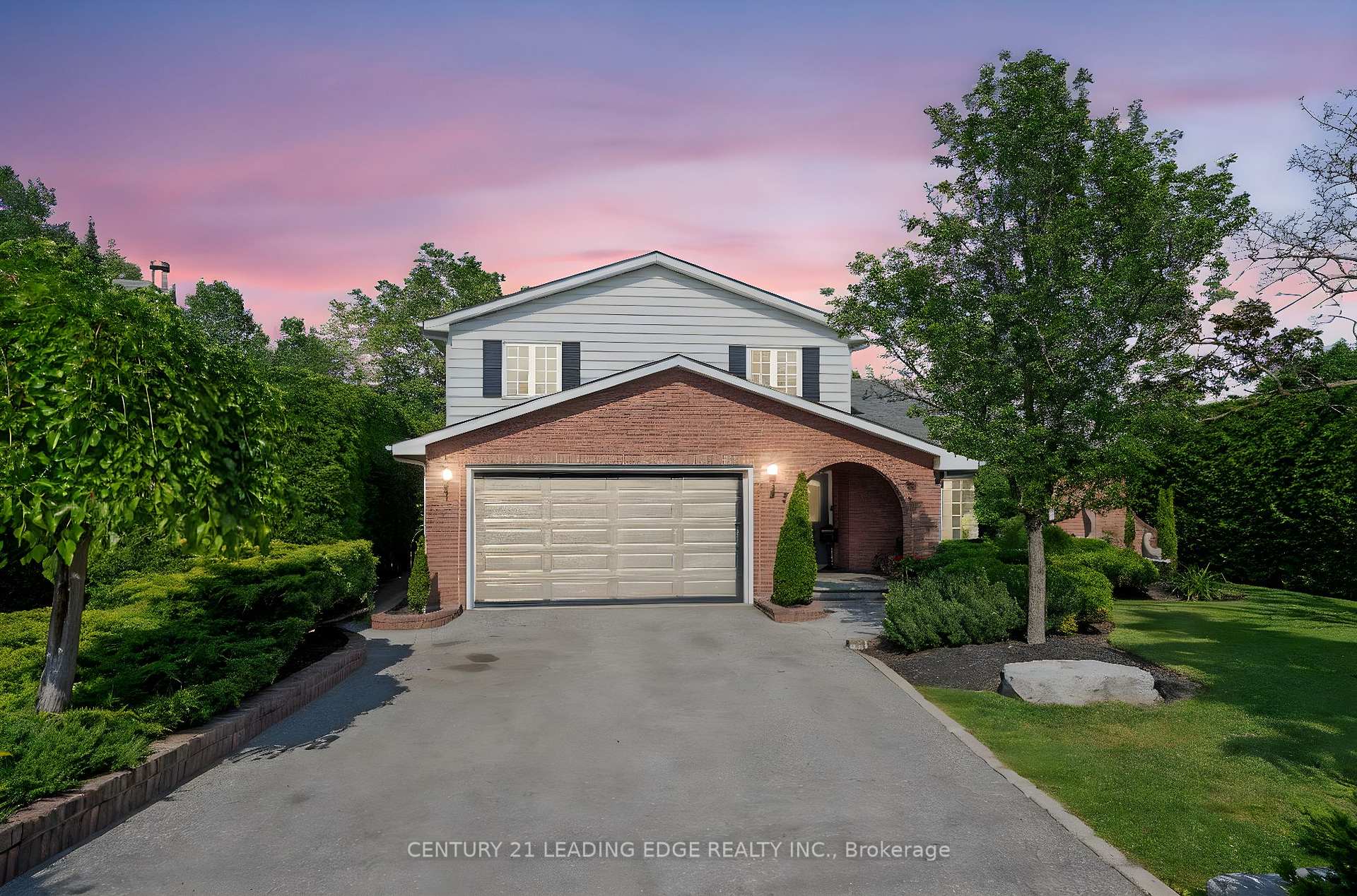 Photo 2 of 757 Cochrane Street, Whitby, Williamsburg — HOMEH