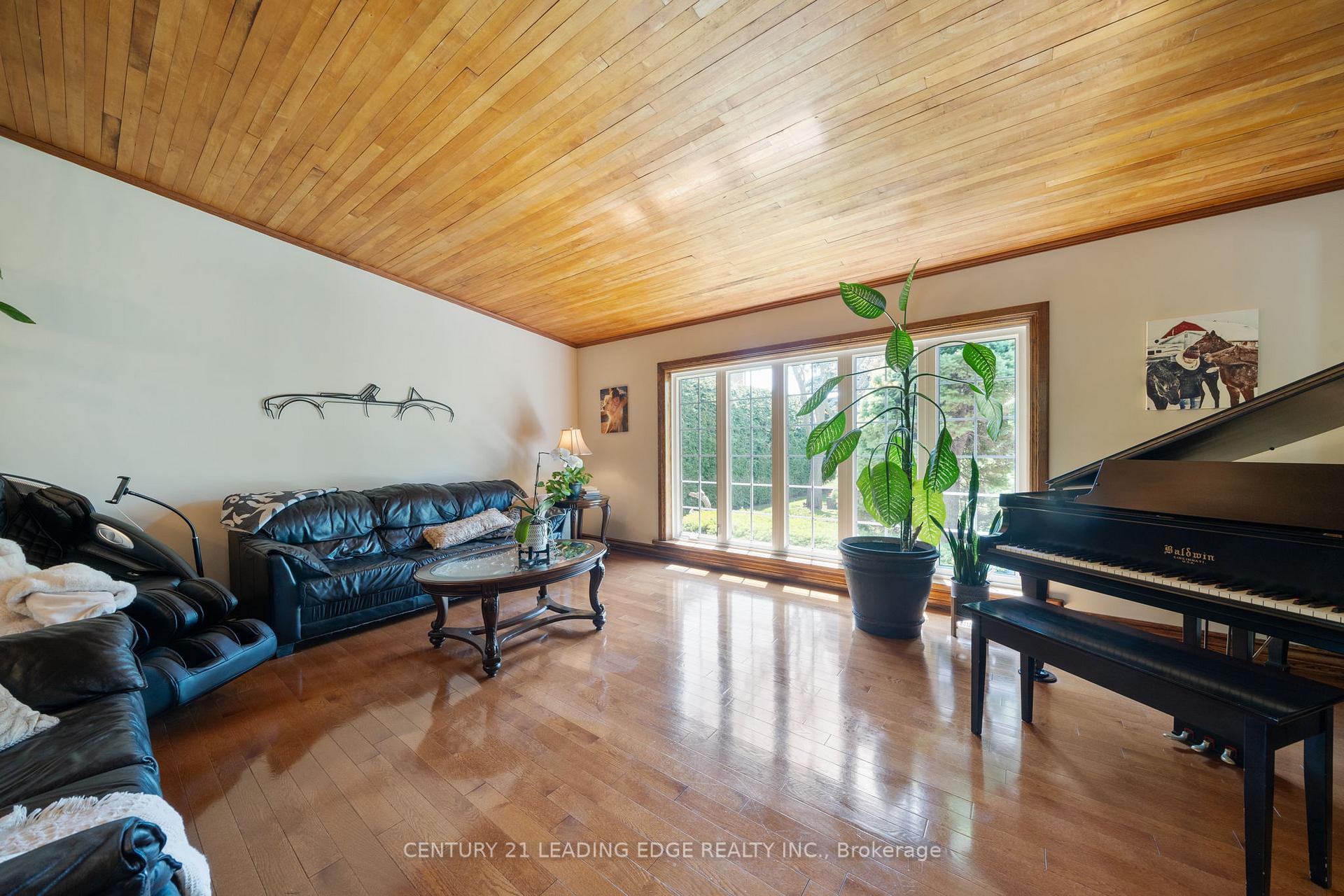 Photo 6 of 757 Cochrane Street, Whitby, Williamsburg — HOMEH