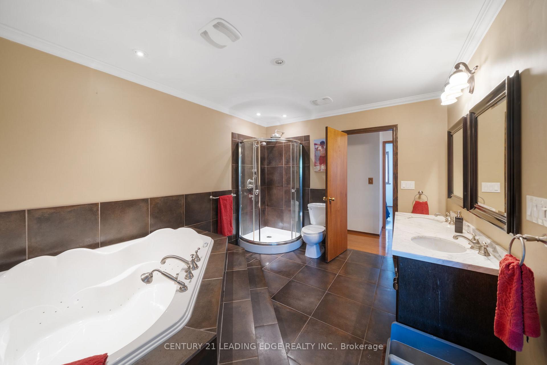 Photo 14 of 757 Cochrane Street, Whitby, Williamsburg — HOMEH