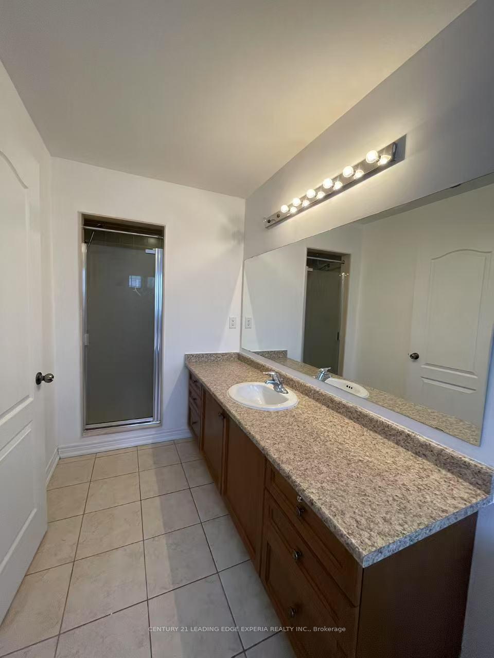 Photo 12 of 1 Lindvest Crescent, Vaughan, Patterson — HOMEH