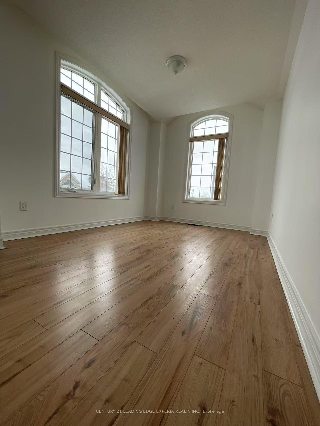 Photo 14 of 1 Lindvest Crescent, Vaughan, Patterson — HOMEH