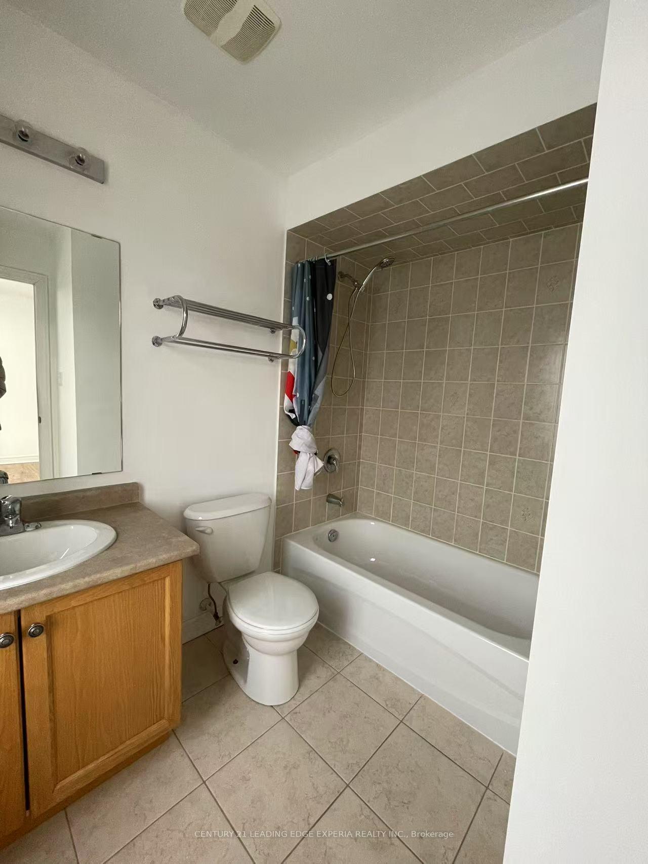 Photo 16 of 1 Lindvest Crescent, Vaughan, Patterson — HOMEH