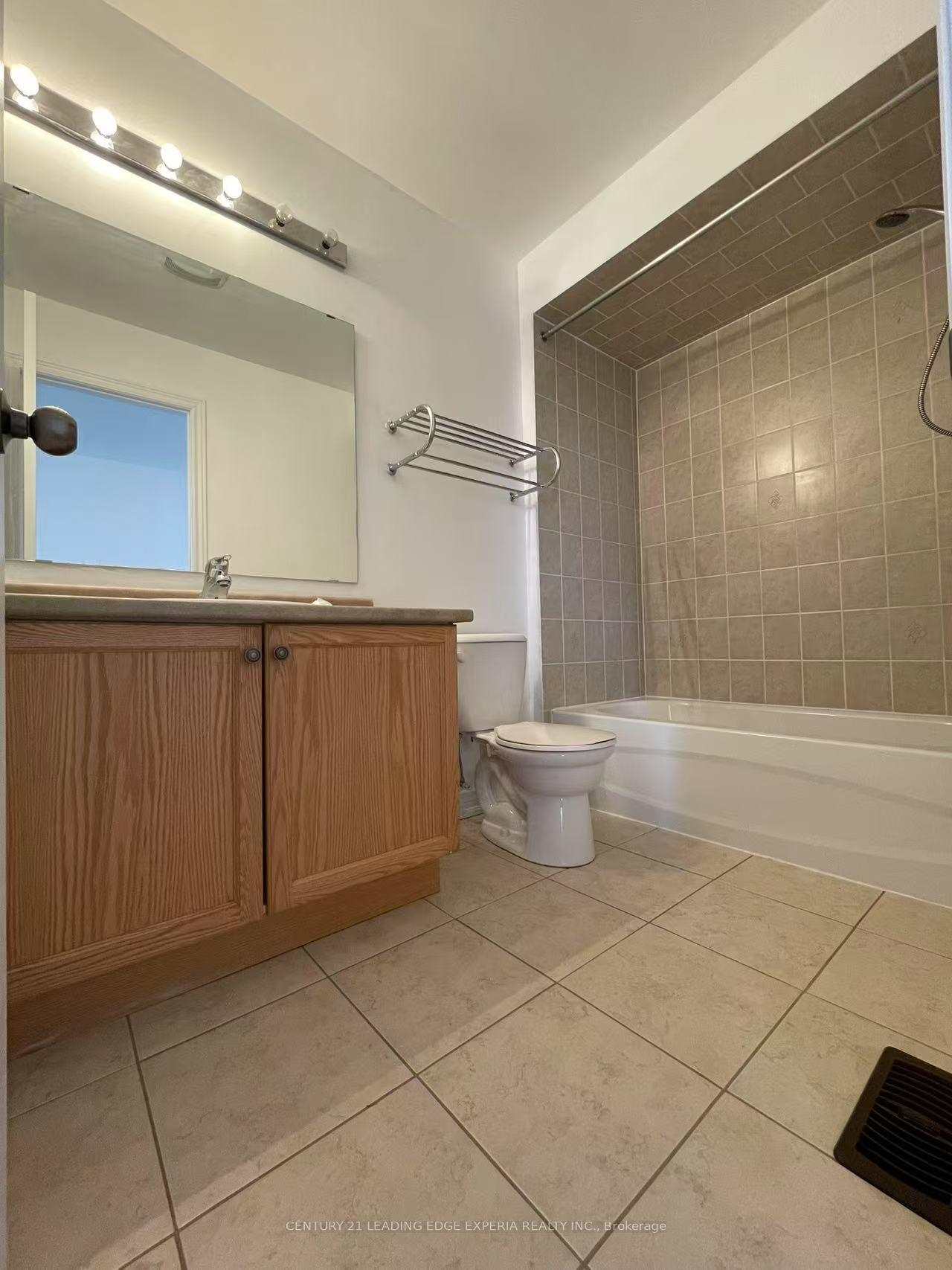 Photo 17 of 1 Lindvest Crescent, Vaughan, Patterson — HOMEH