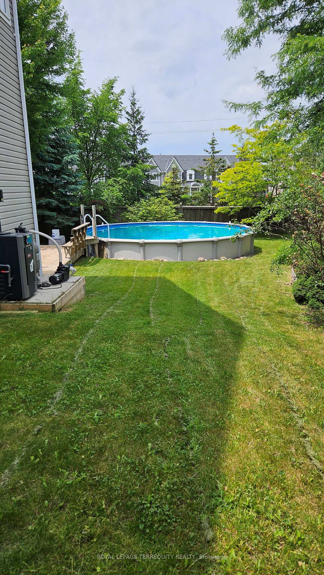 Photo 28 of 45 Aster Crescent, Whitby, Brooklin — HOMEH