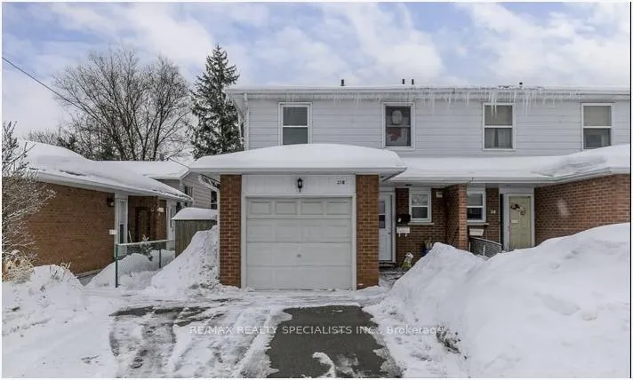 Front of 25B Cundles Road E