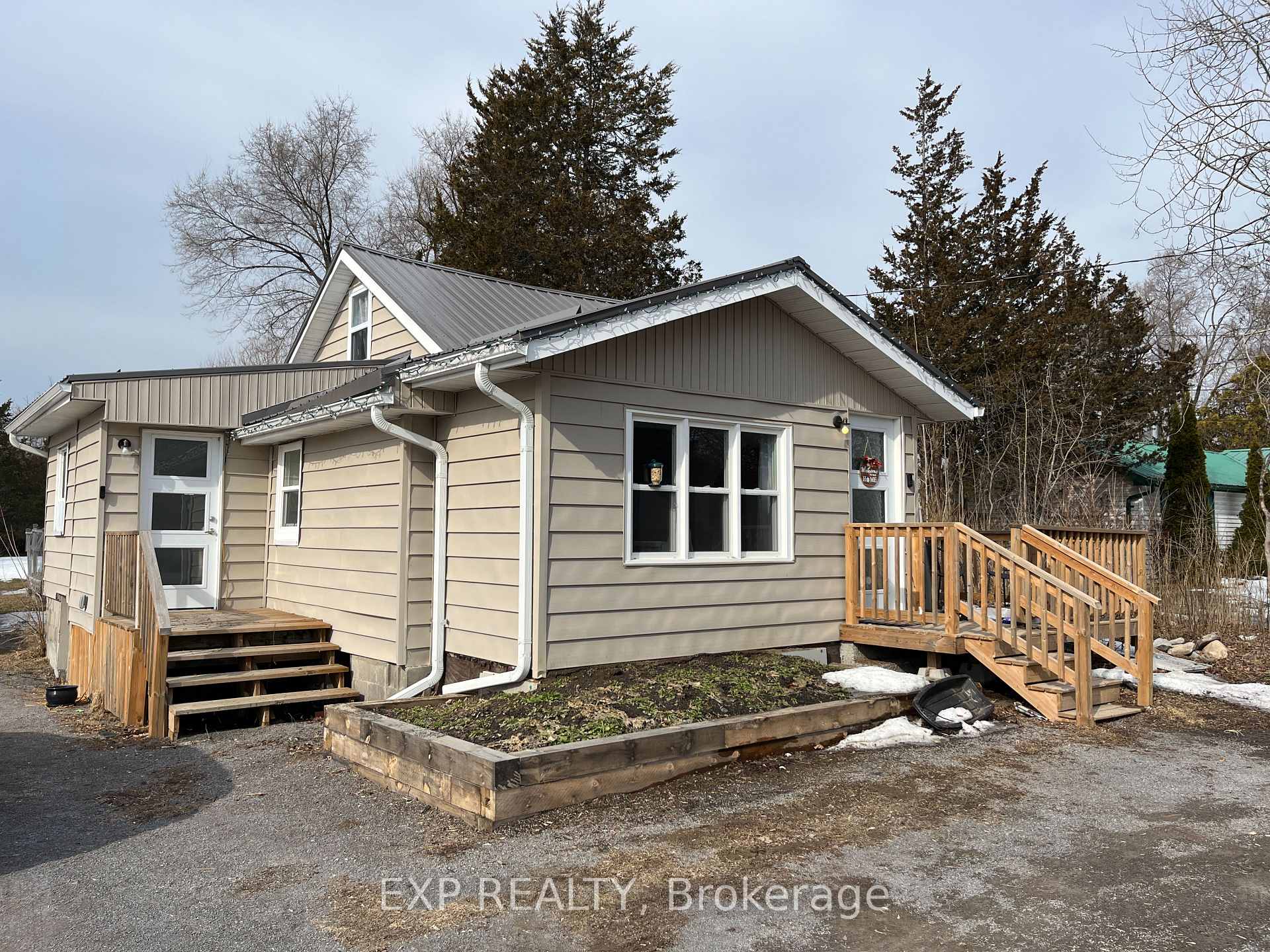 Front of 22166 Loyalist Parkway