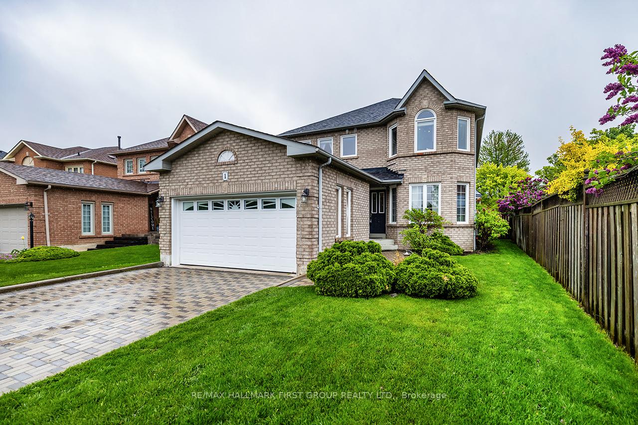 Photo 2 of 1 Watersdown Crescent, Whitby, Rolling Acres — HOMEH