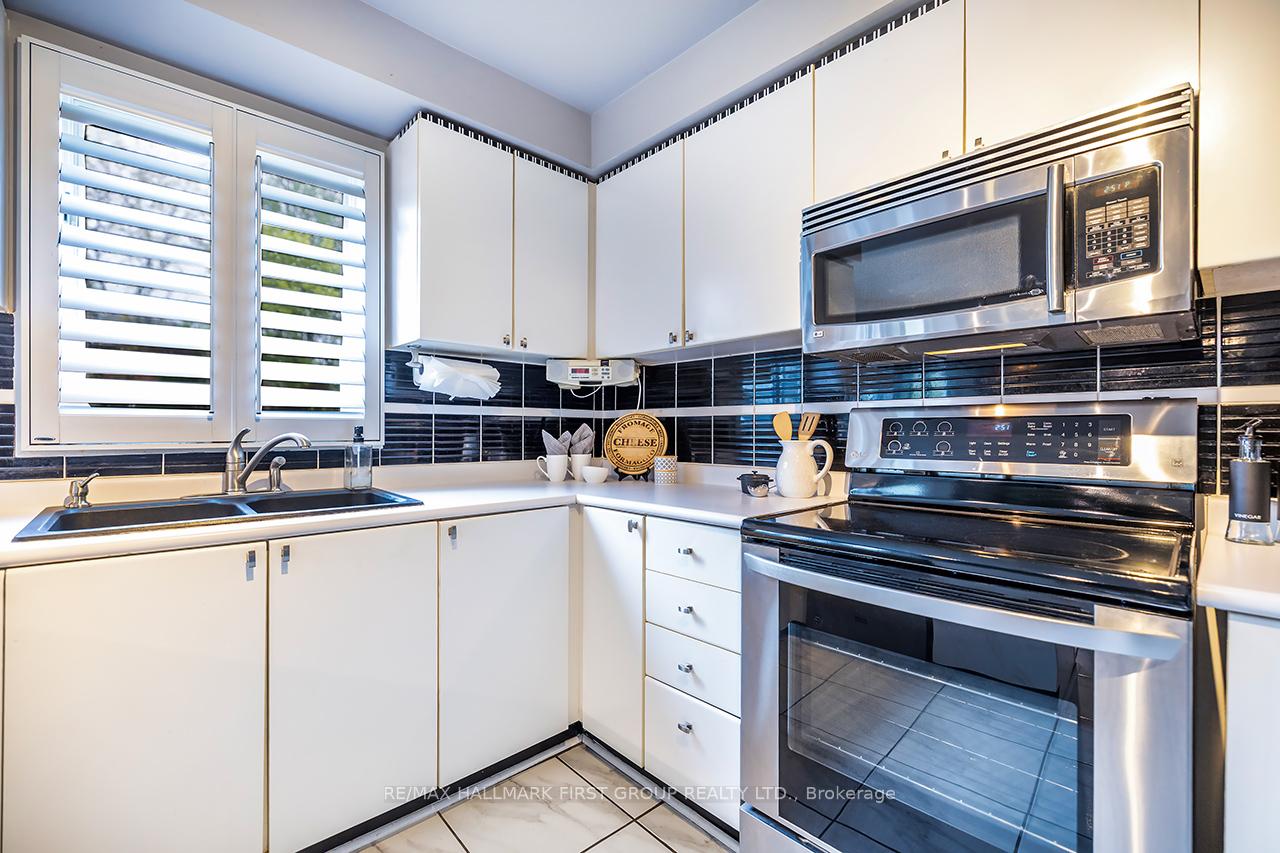 Photo 16 of 1 Watersdown Crescent, Whitby, Rolling Acres — HOMEH