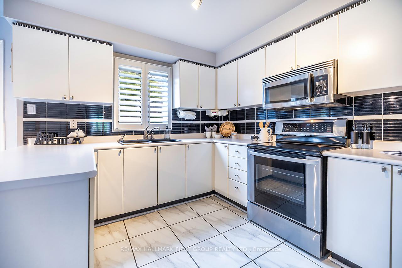 Photo 17 of 1 Watersdown Crescent, Whitby, Rolling Acres — HOMEH