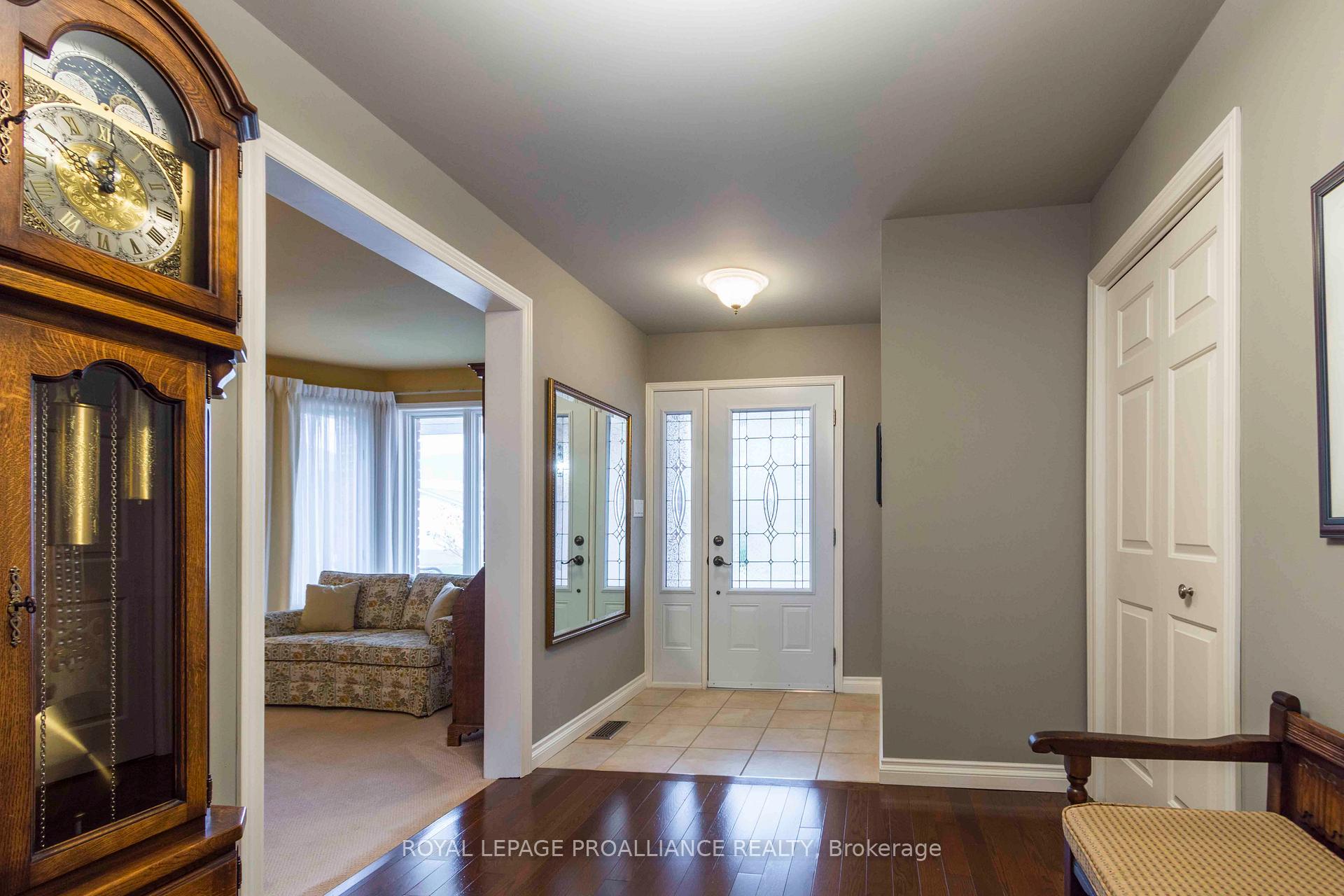 Photo 5 of 27 Northumberland Boulevard, Quinte West, Trenton Ward — HOMEH