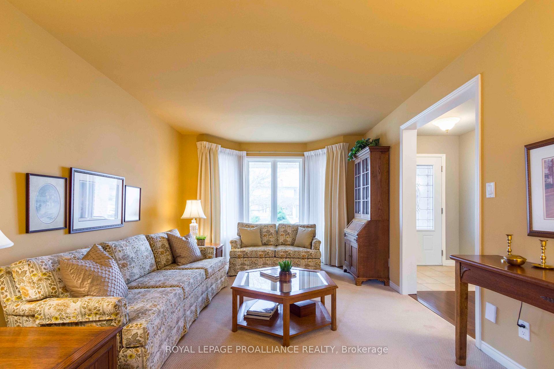 Photo 9 of 27 Northumberland Boulevard, Quinte West, Trenton Ward — HOMEH