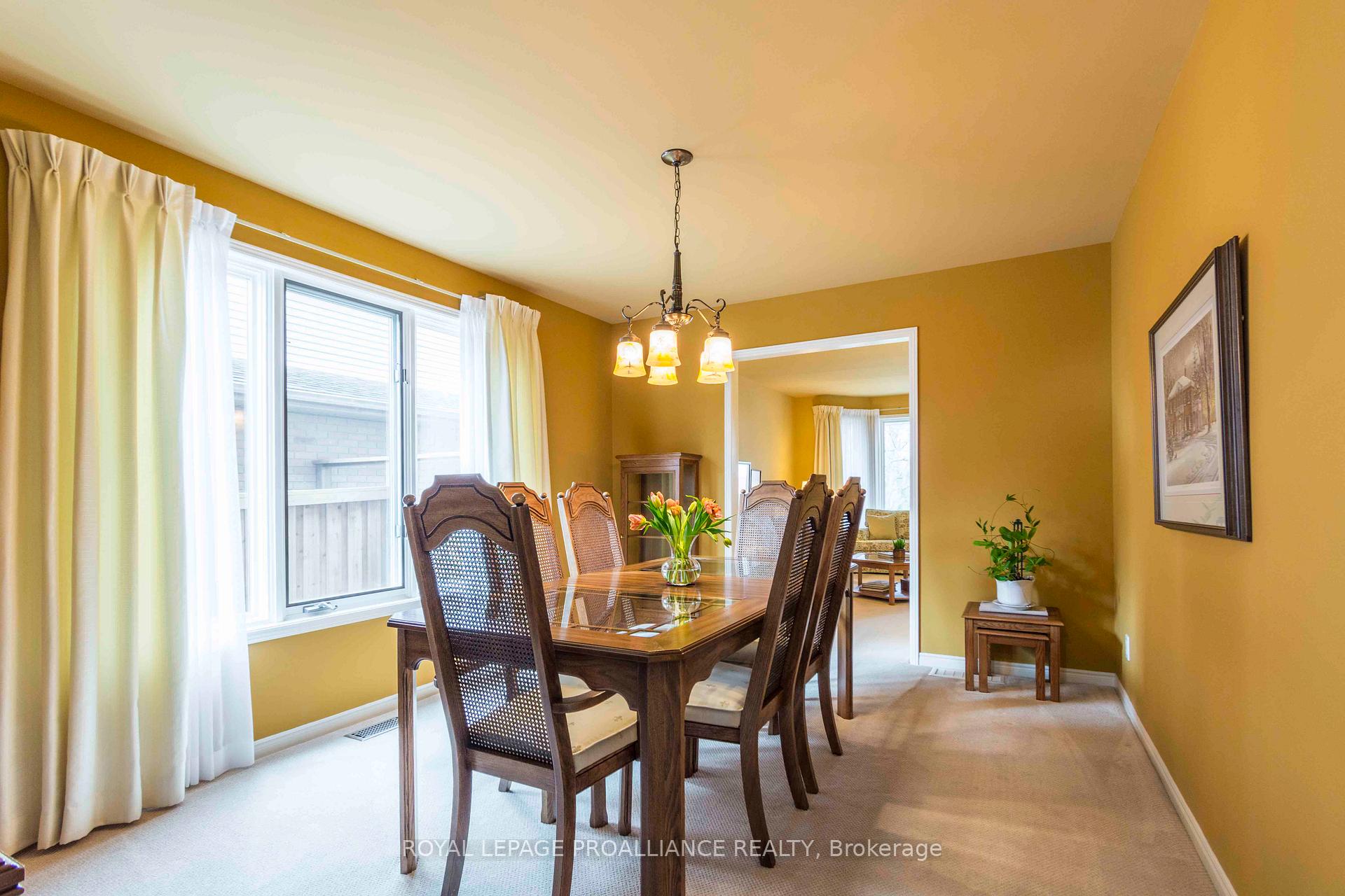 Photo 11 of 27 Northumberland Boulevard, Quinte West, Trenton Ward — HOMEH