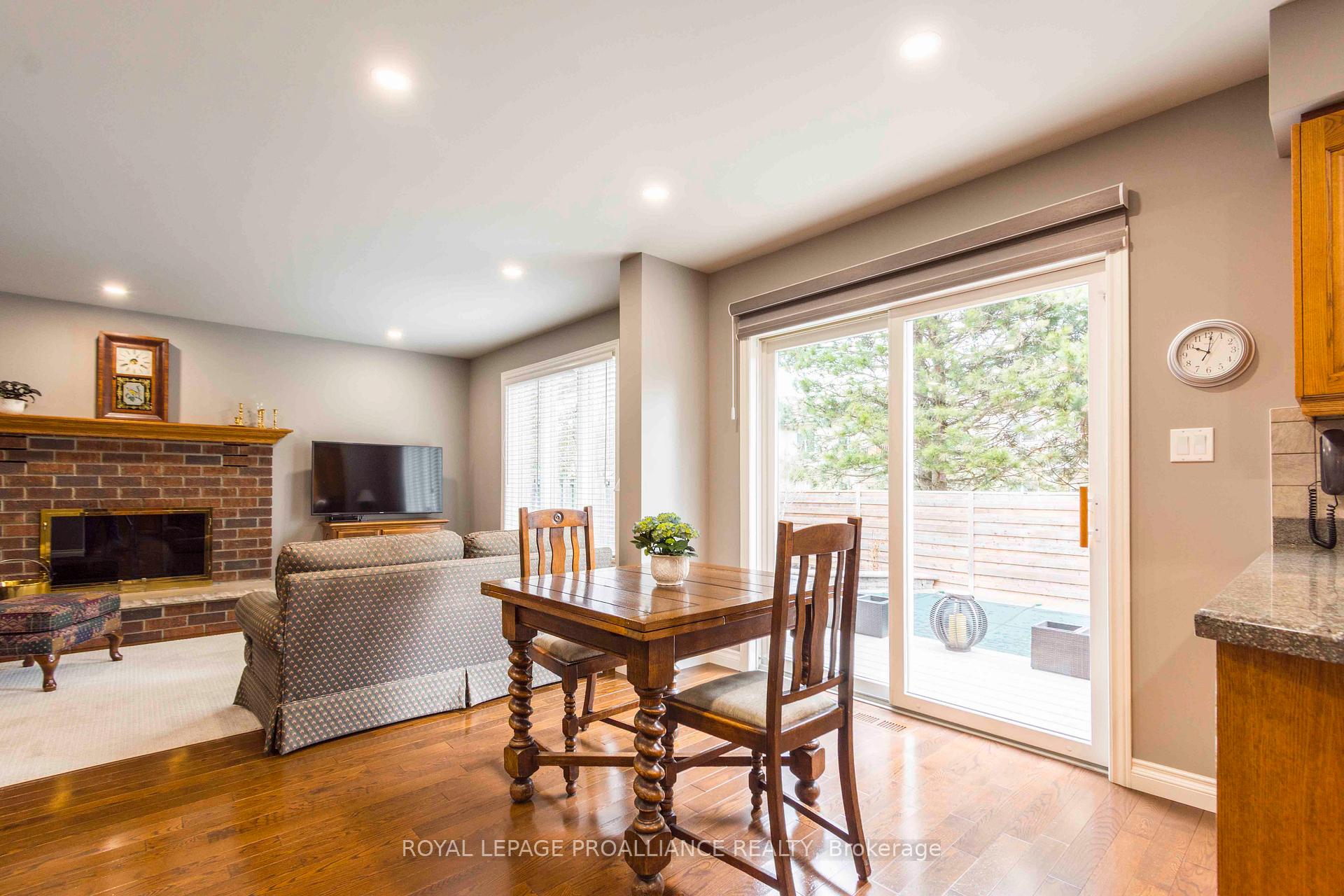 Photo 16 of 27 Northumberland Boulevard, Quinte West, Trenton Ward — HOMEH