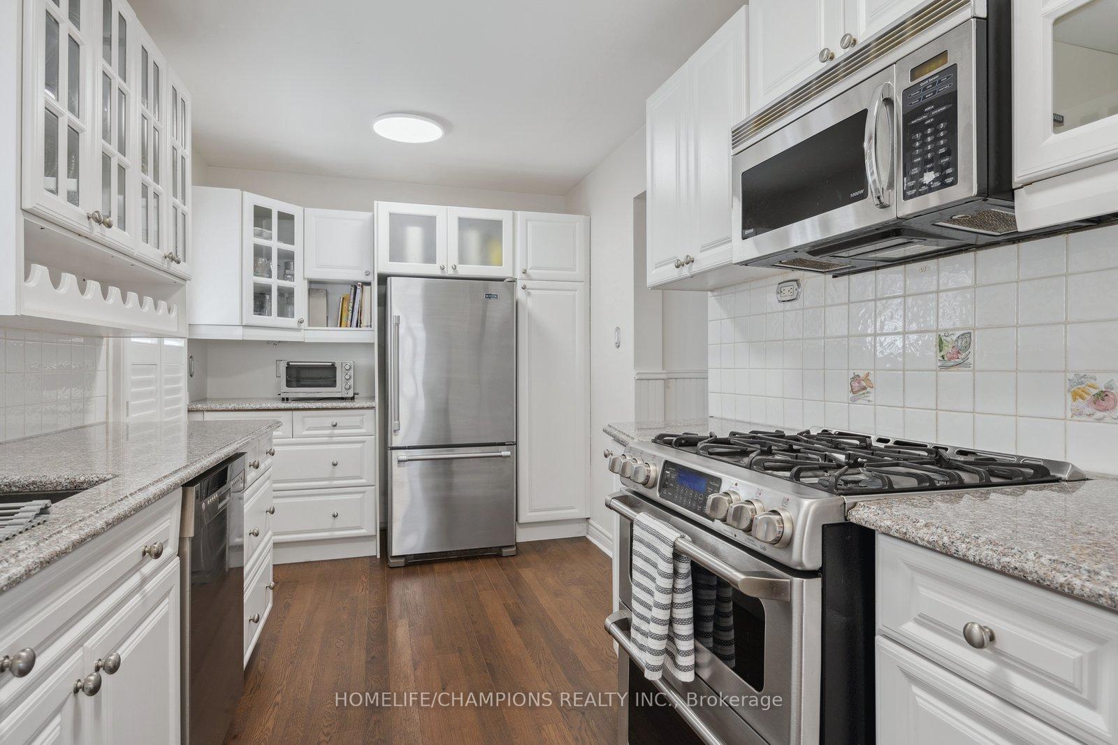 Photo 5 of 1121 Tanzer Court, Pickering, Bay Ridges — HOMEH
