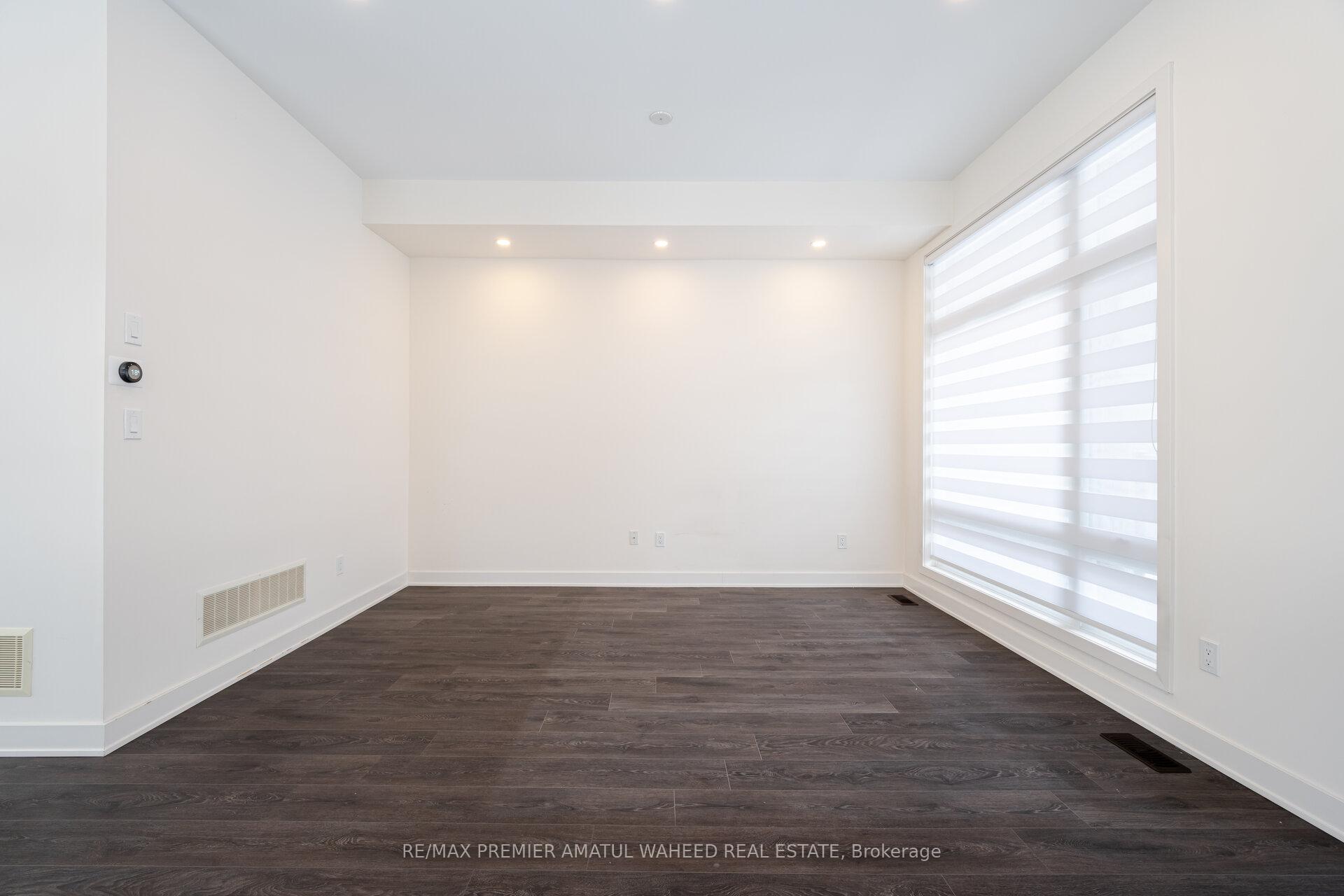 Photo 6 of 1 Benoit Street, Vaughan, Vellore Village — HOMEH