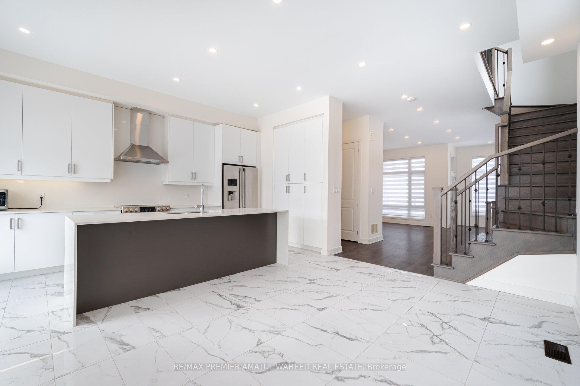 Photo 12 of 1 Benoit Street, Vaughan, Vellore Village — HOMEH