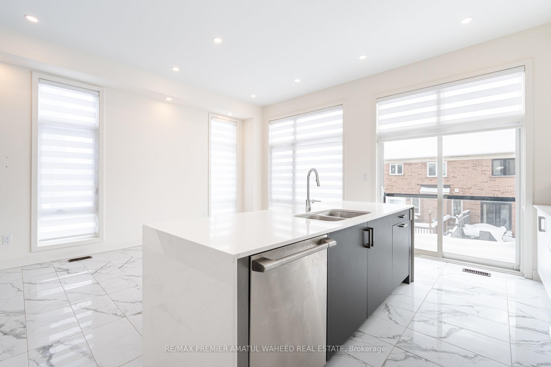 Photo 13 of 1 Benoit Street, Vaughan, Vellore Village — HOMEH