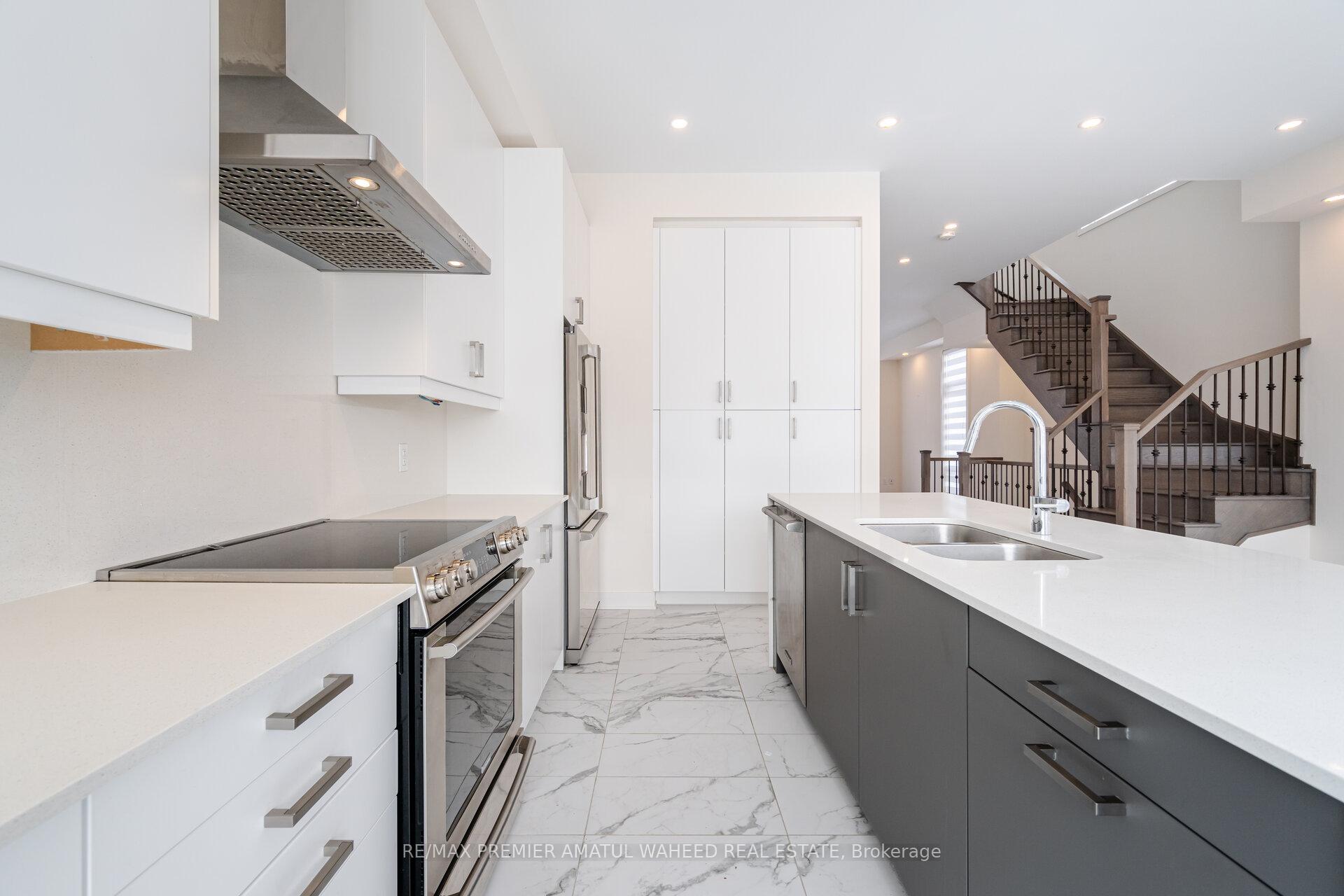 Photo 14 of 1 Benoit Street, Vaughan, Vellore Village — HOMEH