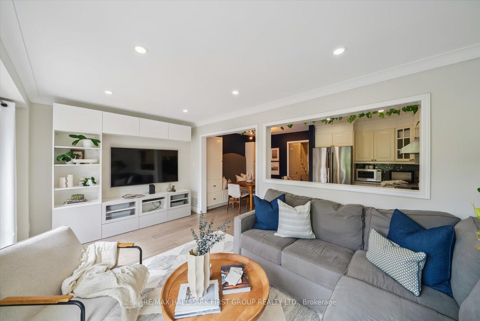 Photo 6 of 131 Kirkland Place, Whitby, Williamsburg — HOMEH